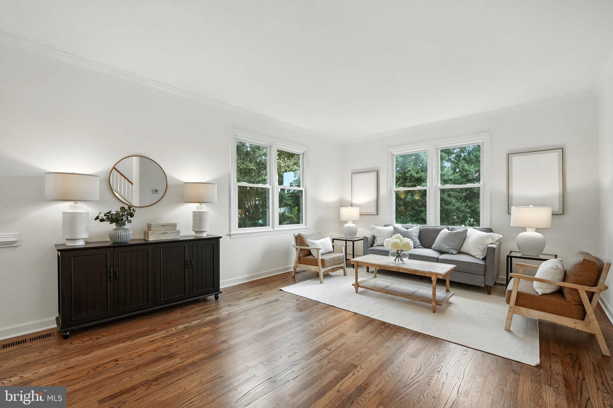 LYON VILLAGE - Residential