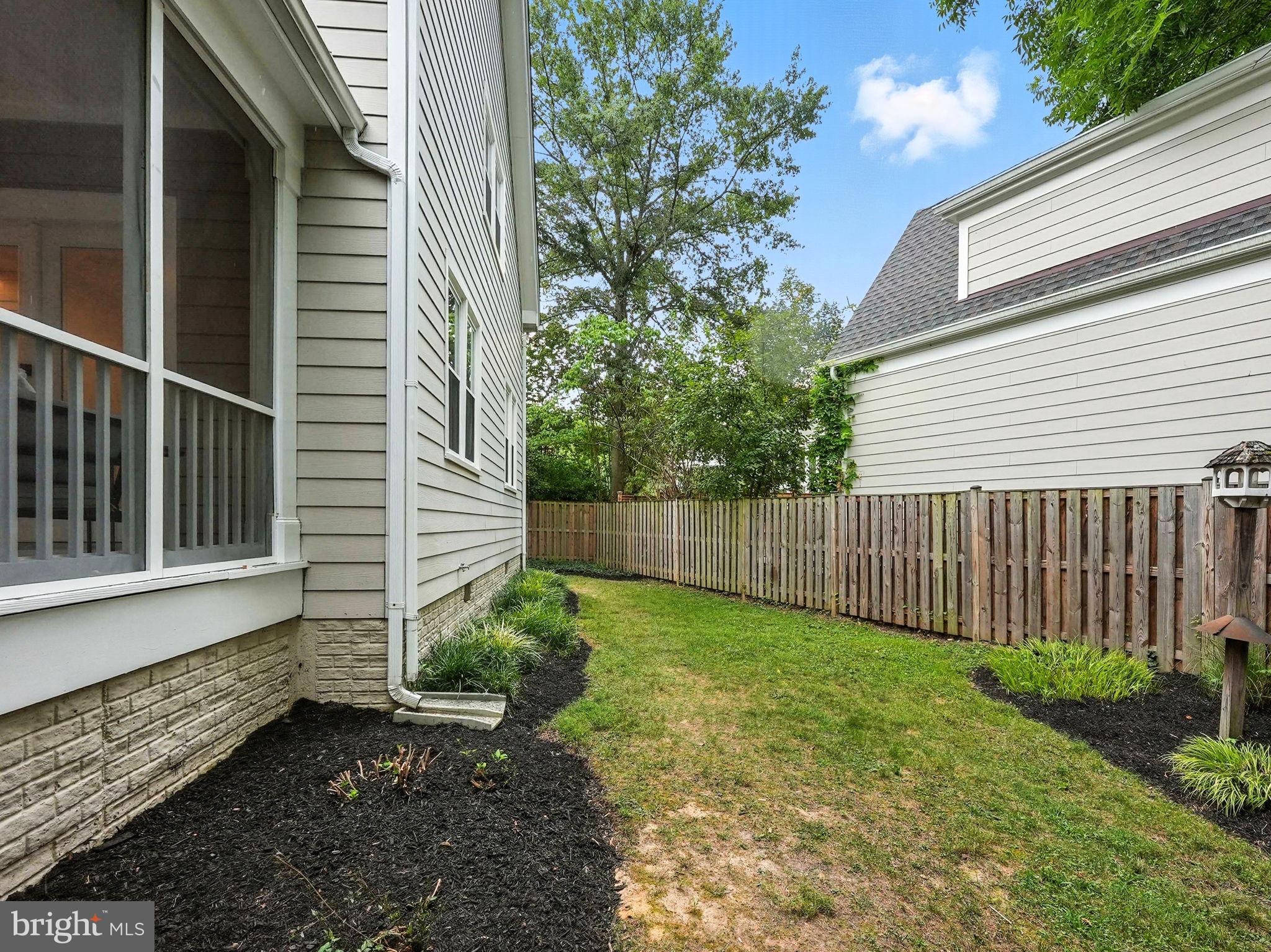 LYON VILLAGE - Residential