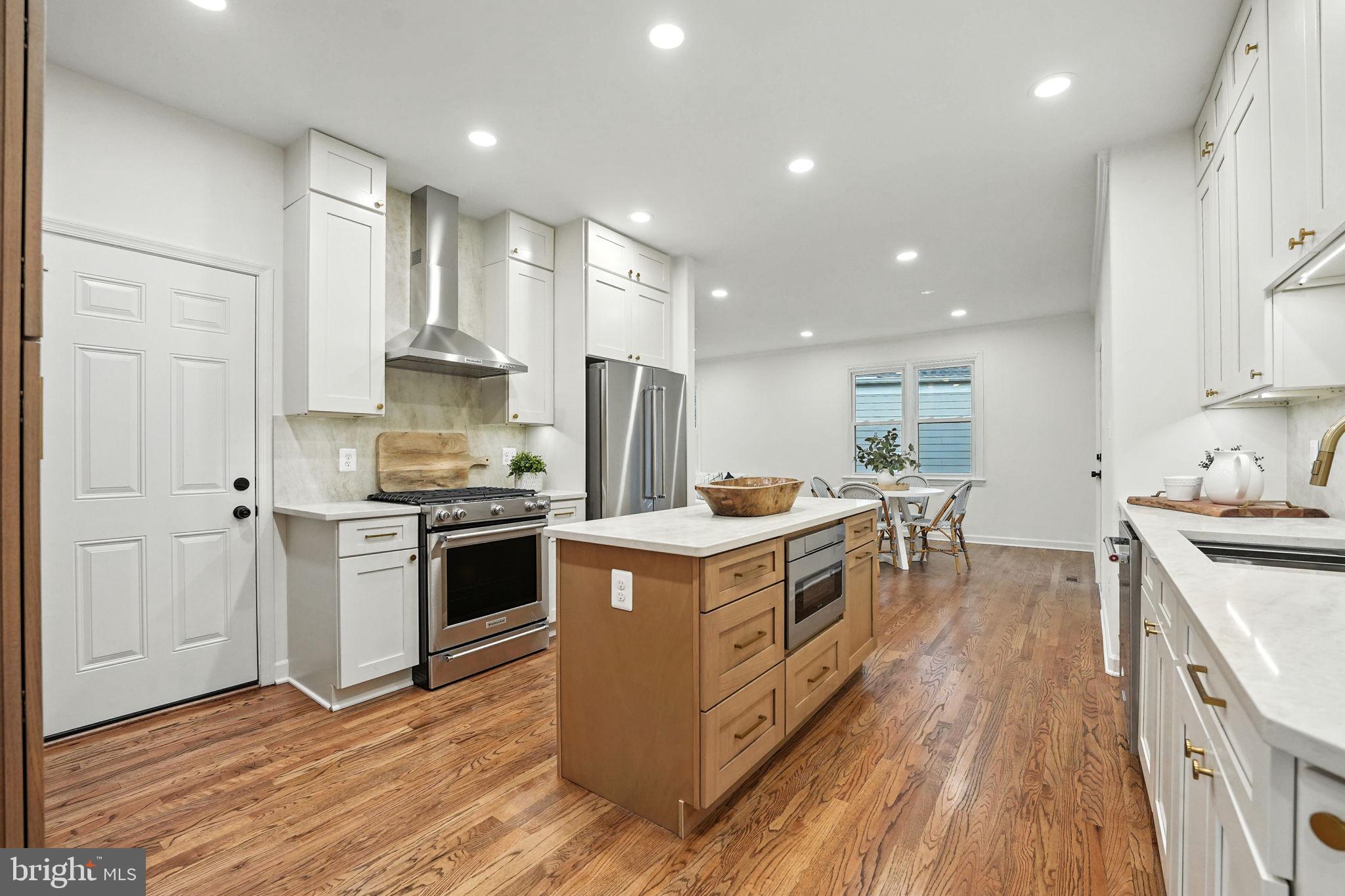 LYON VILLAGE - Residential