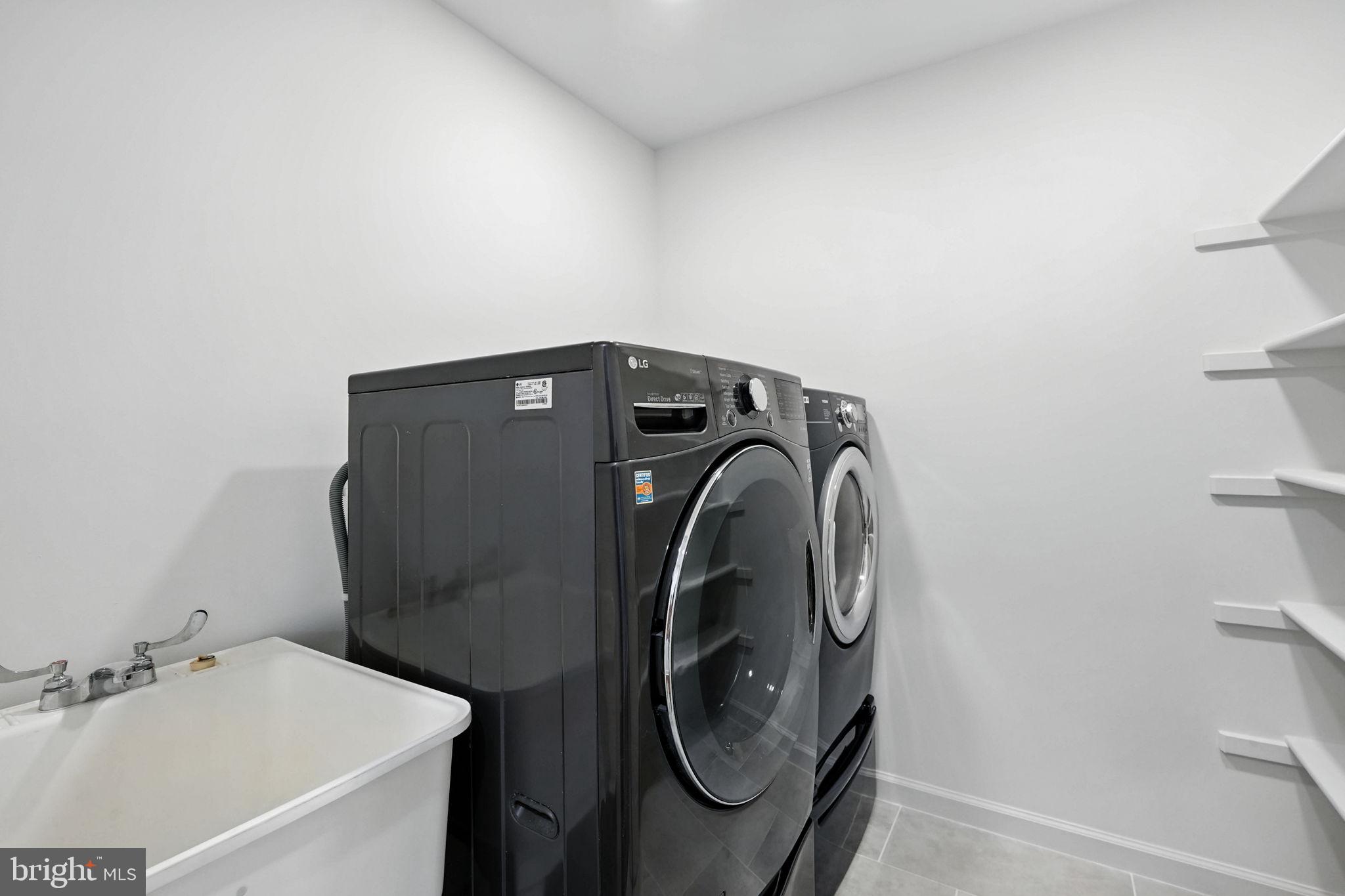 LYON VILLAGE - Residential