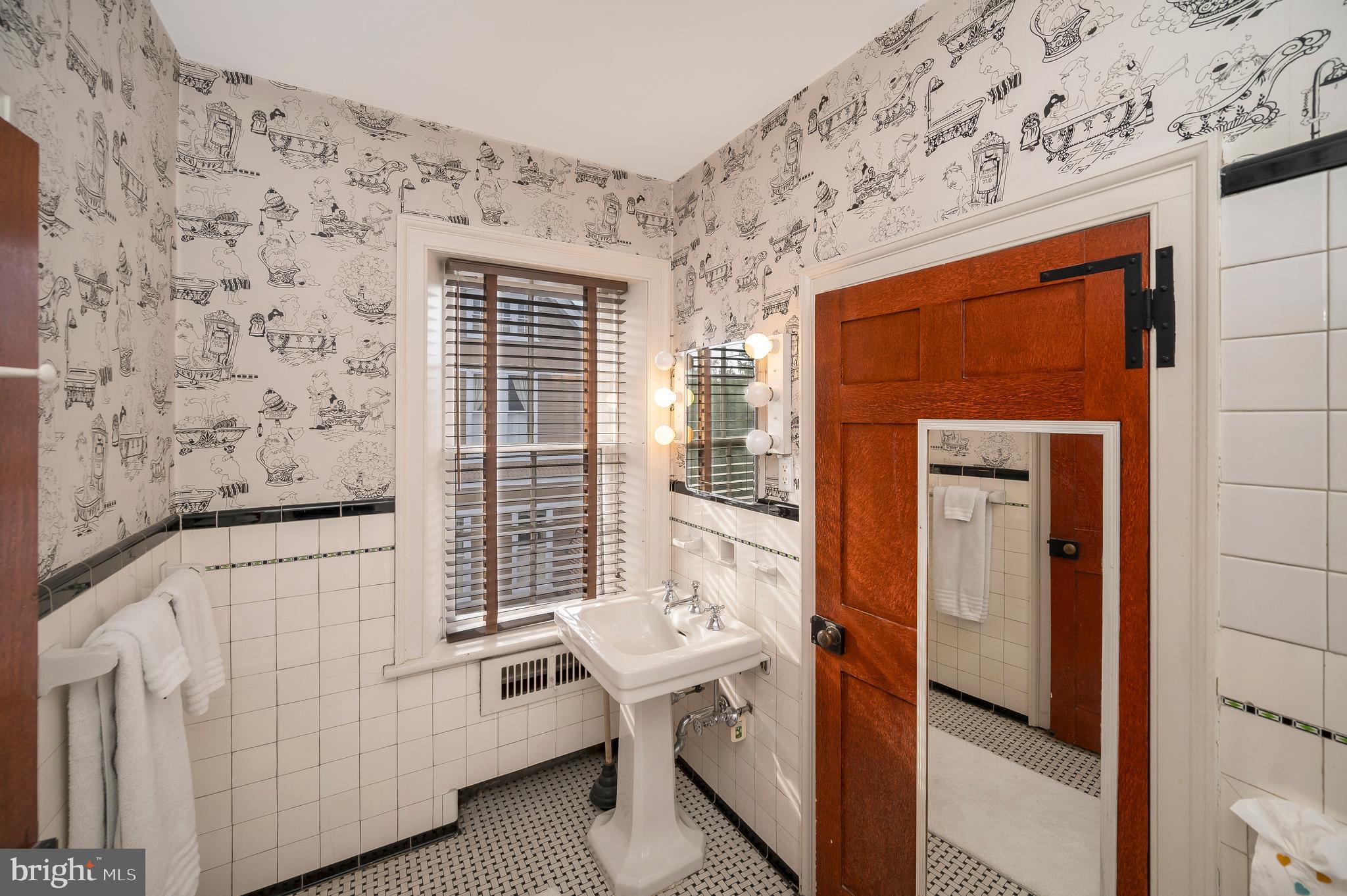 LOWER CAROLINE - Residential