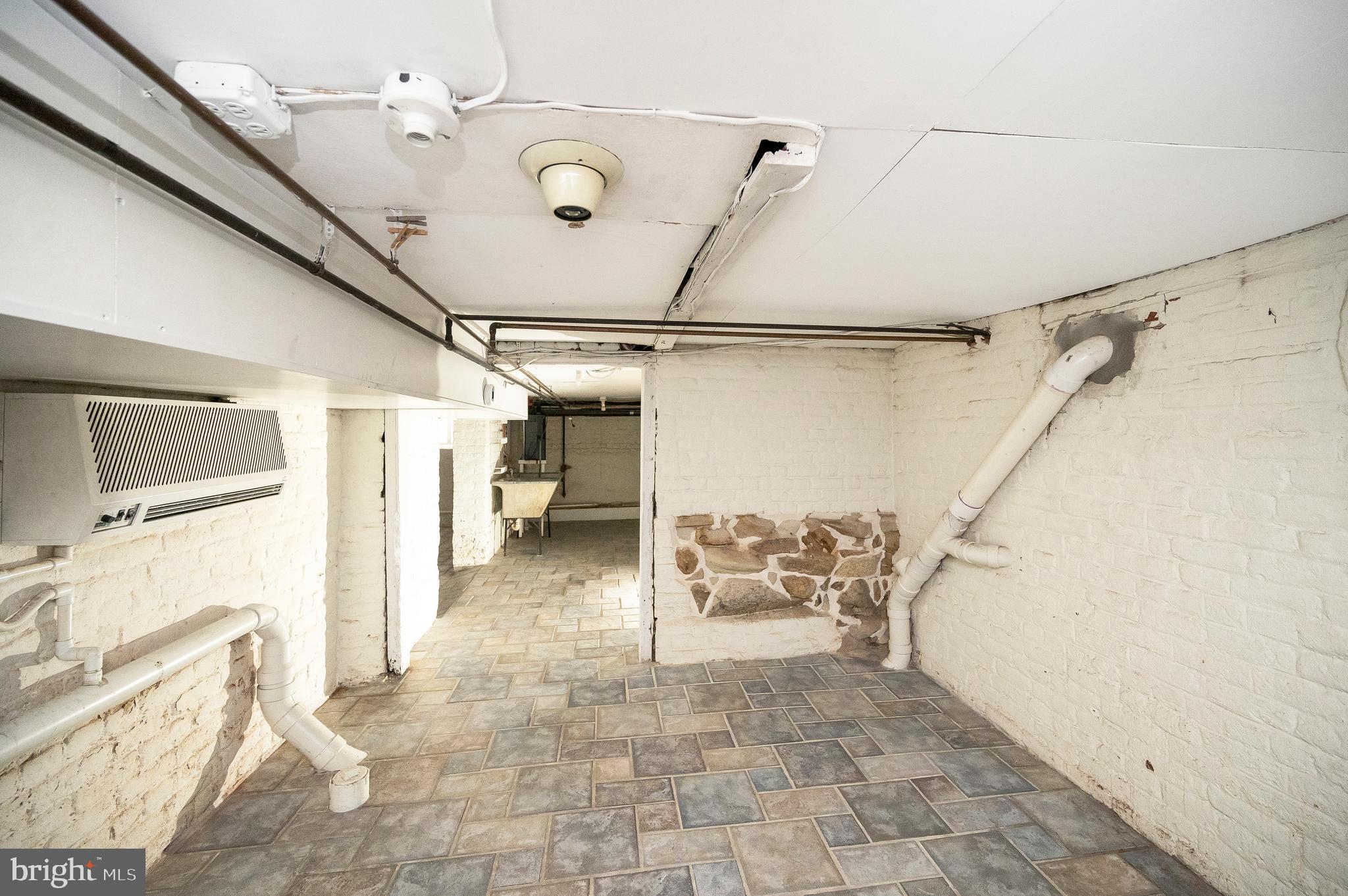 LOWER CAROLINE - Residential