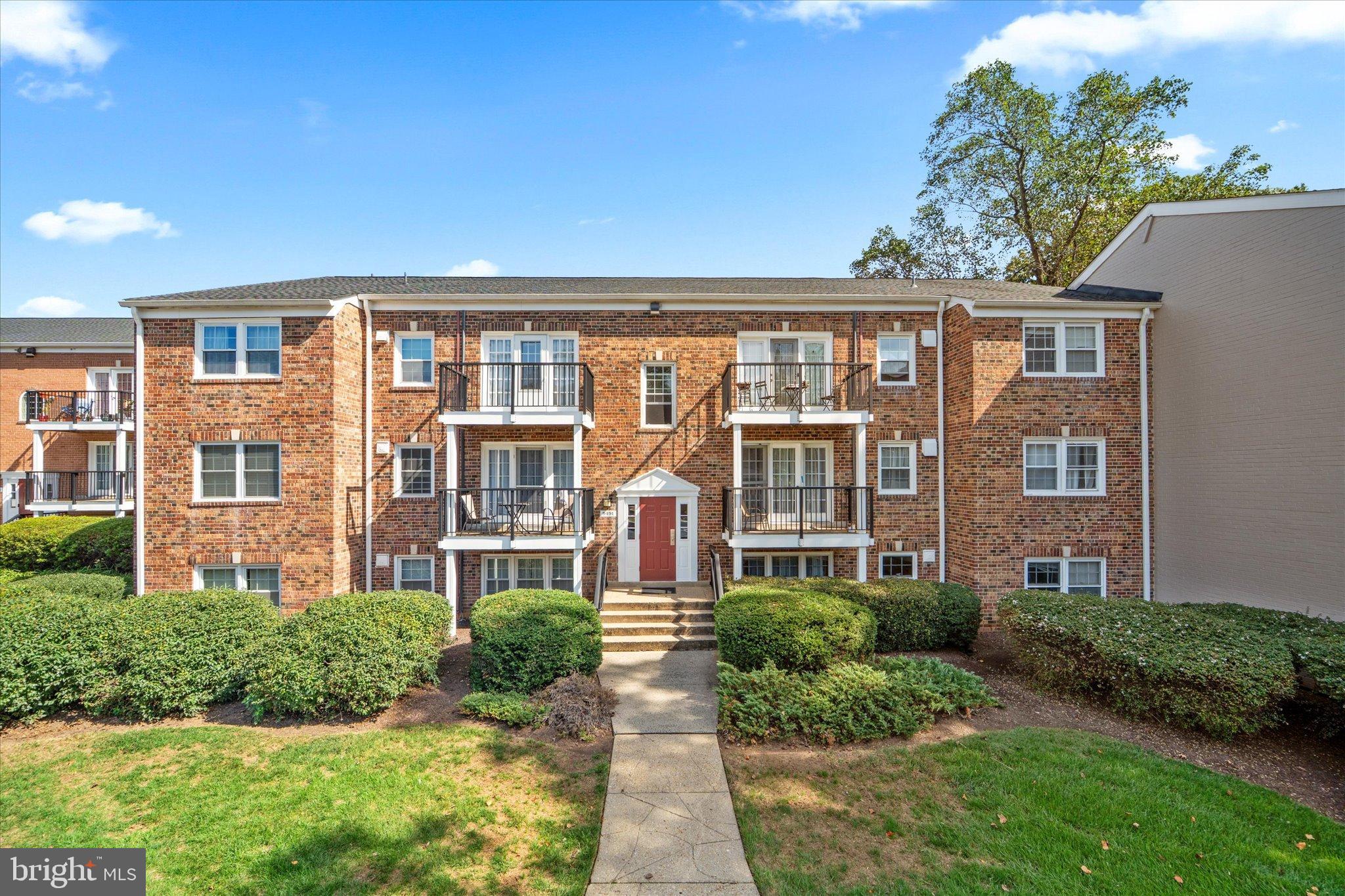 FOXCROFT COLONY CONDOS - Residential Lease