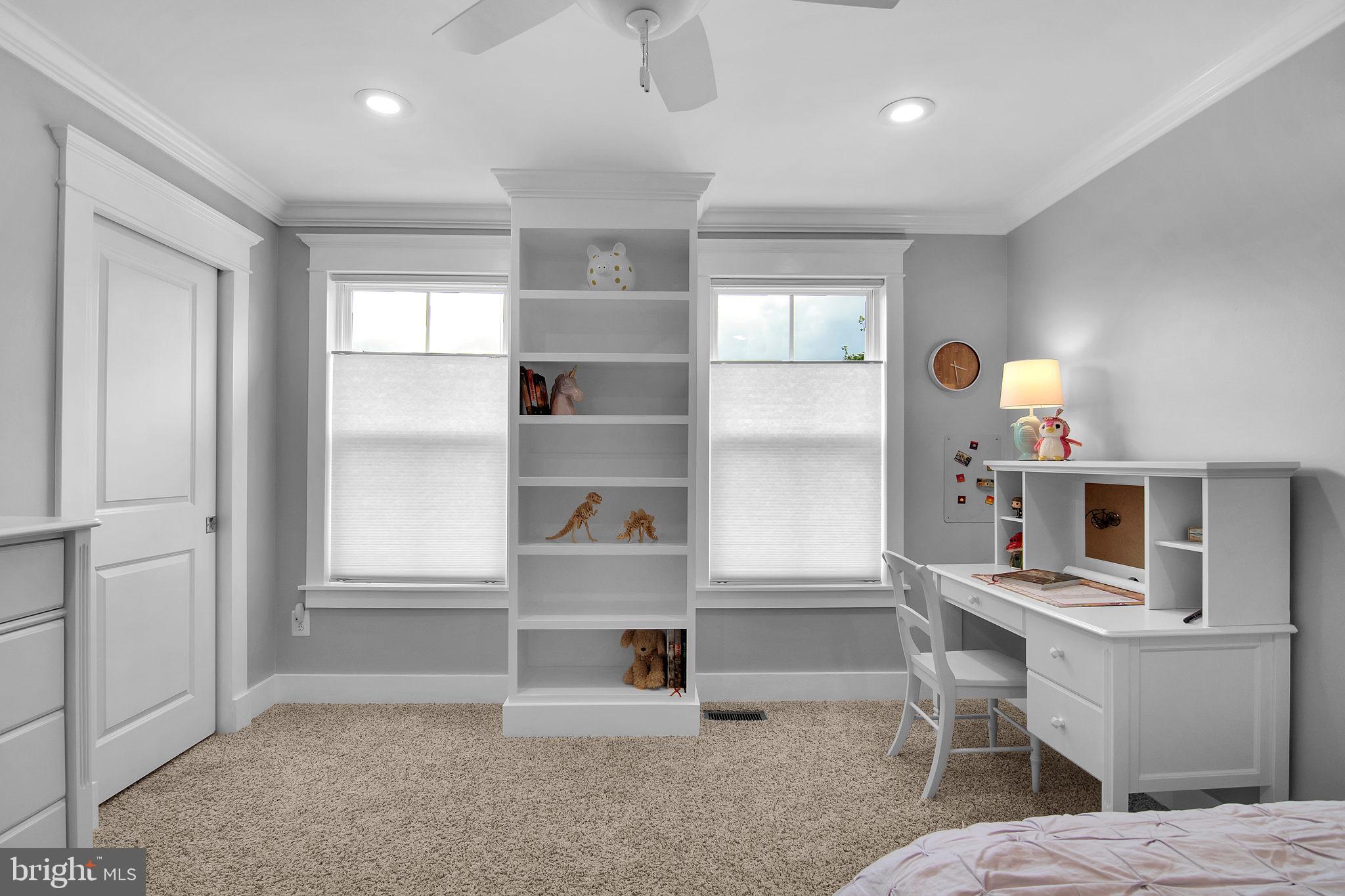 SEVEN HILLS - Residential