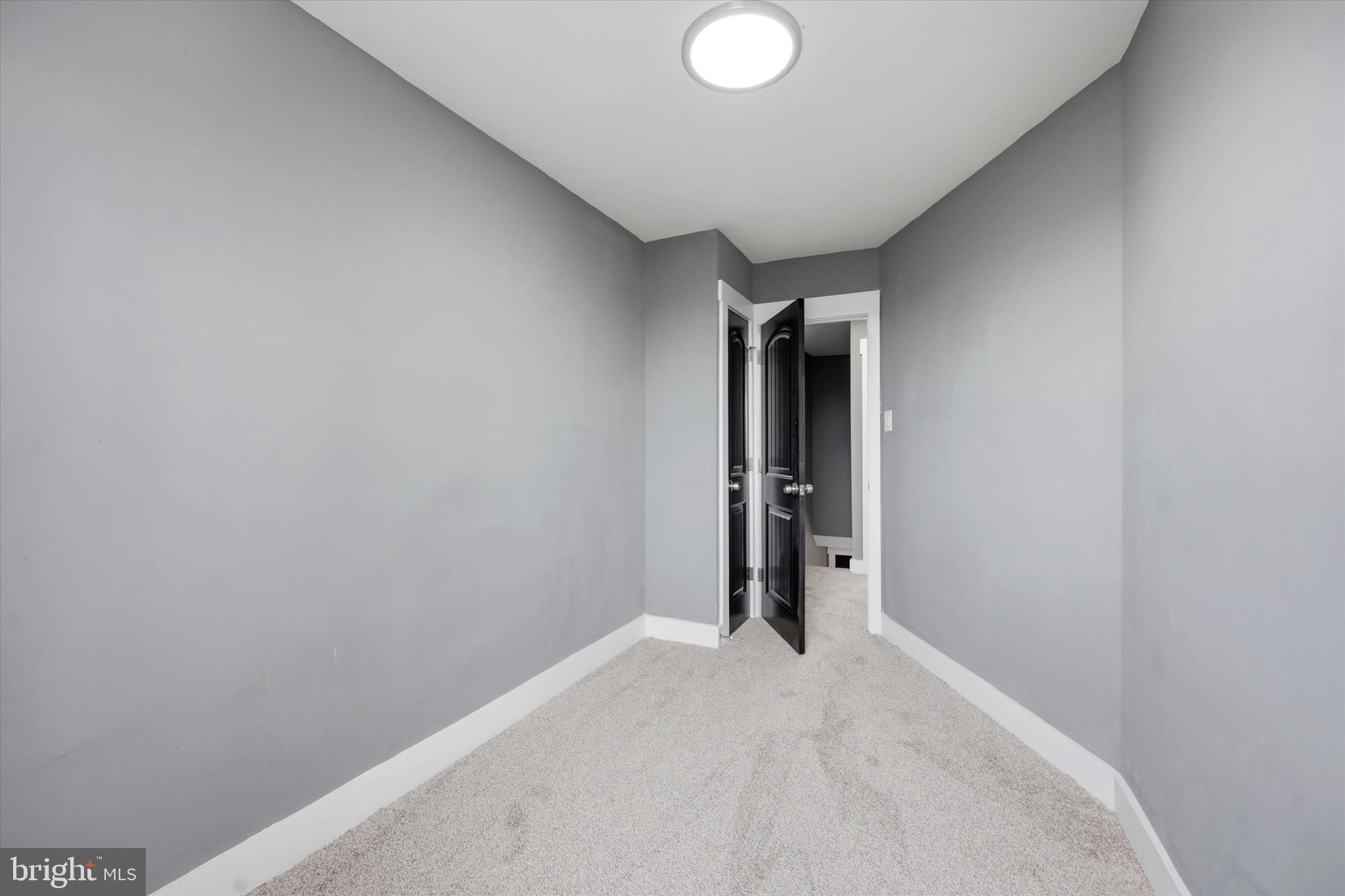 WALNUT HILL - Residential