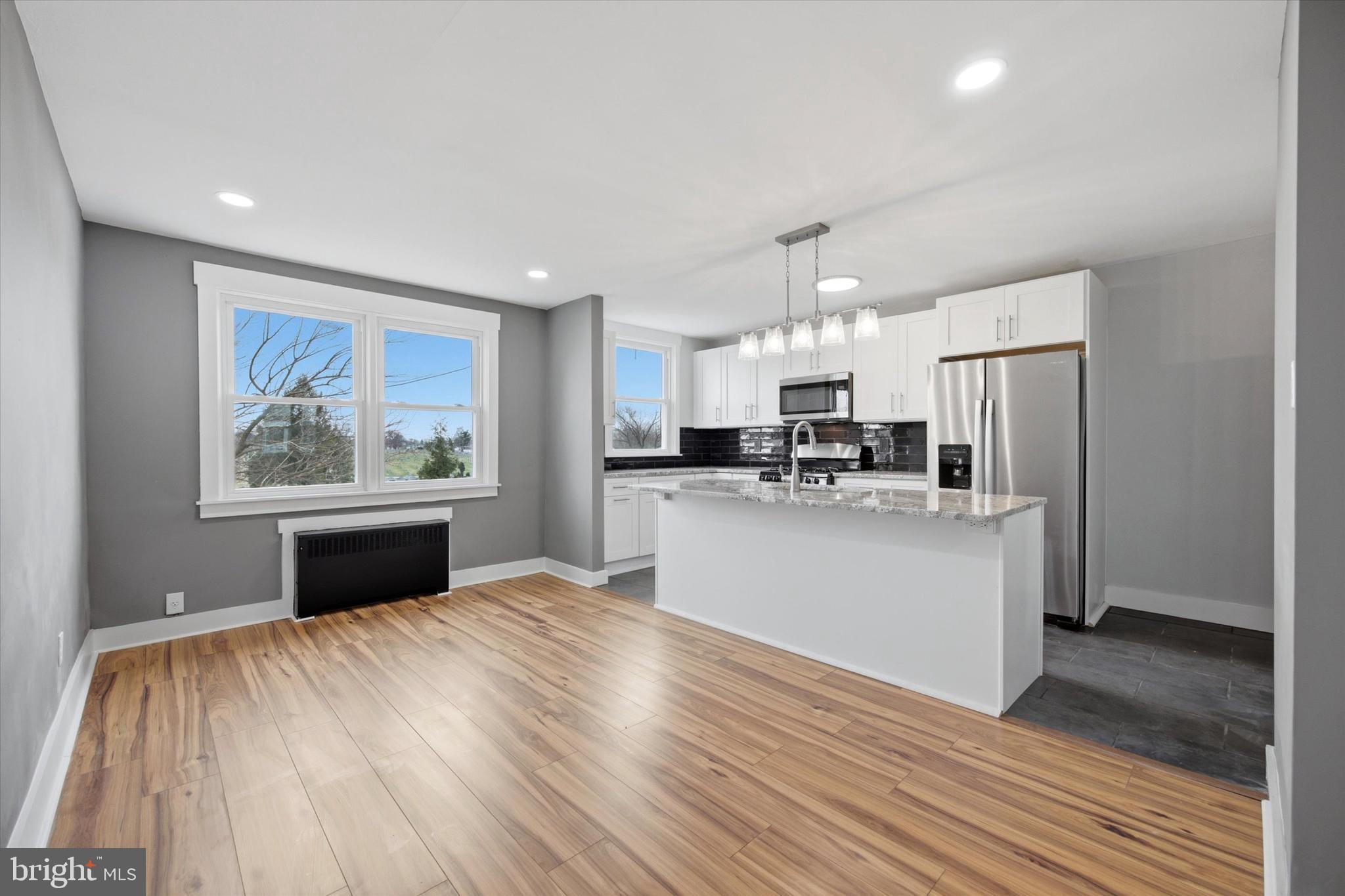 WALNUT HILL - Residential