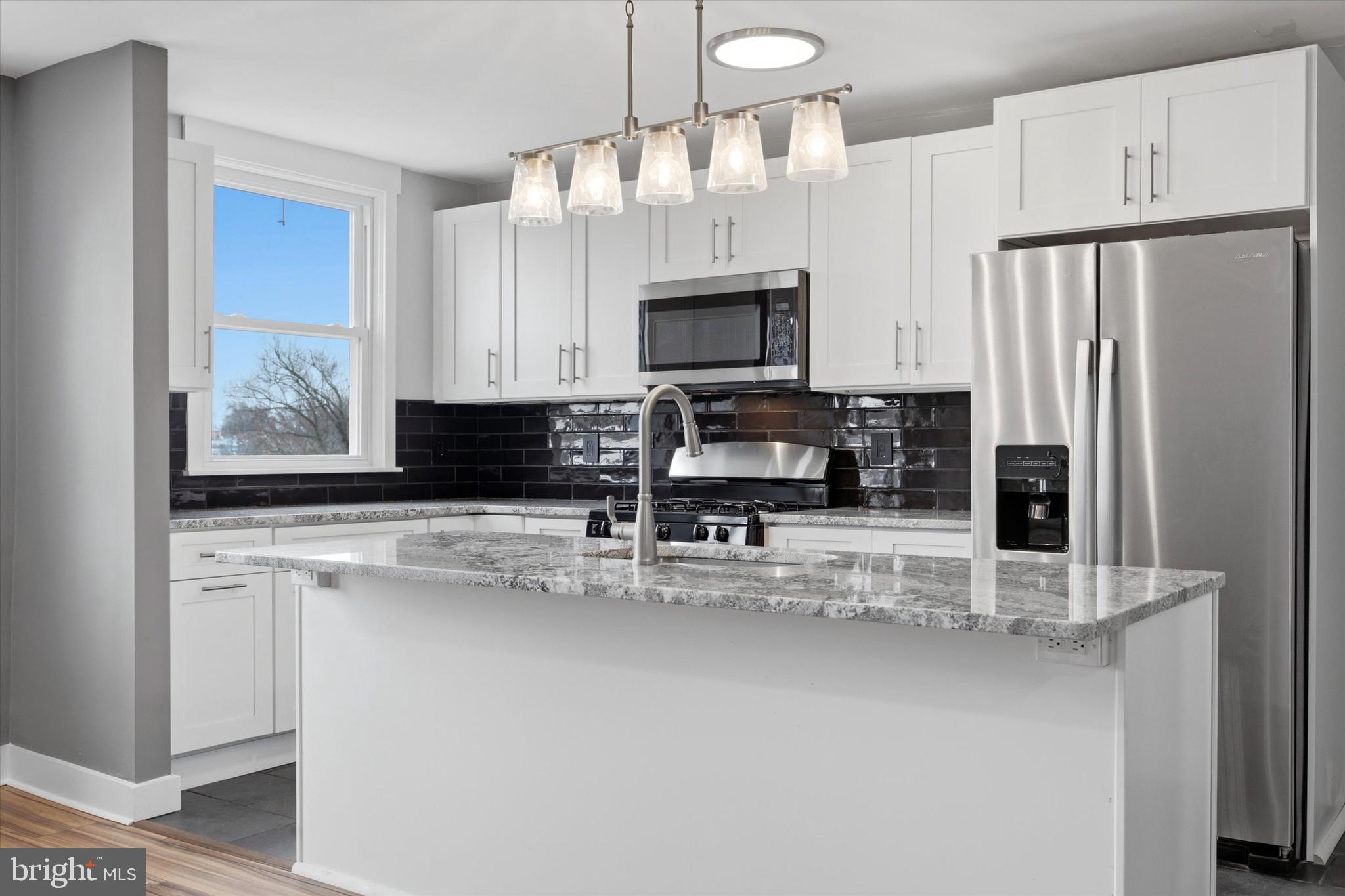 WALNUT HILL - Residential