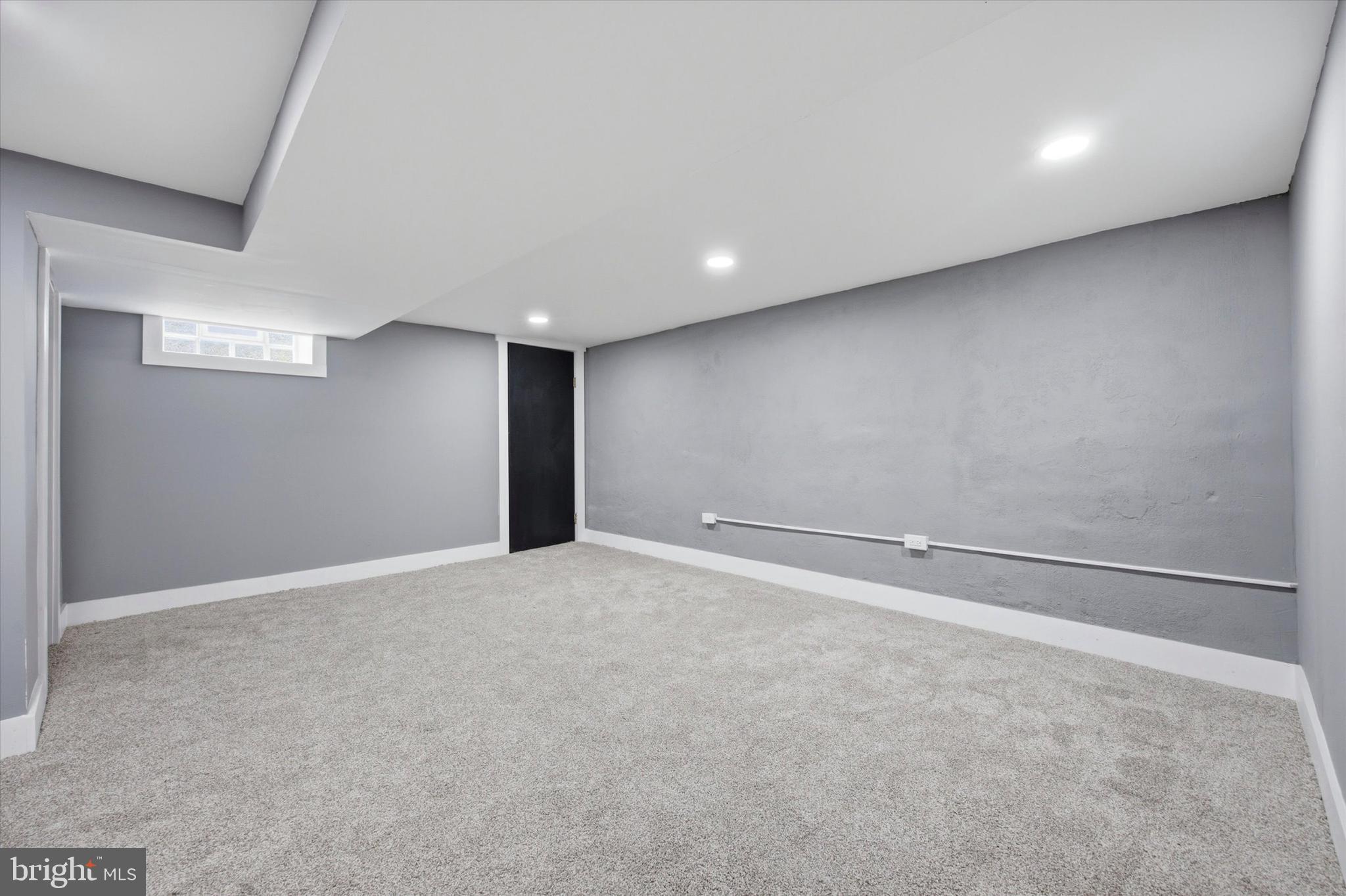 WALNUT HILL - Residential