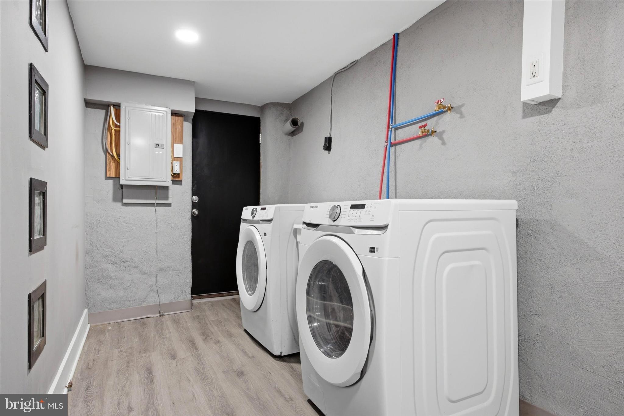 WALNUT HILL - Residential