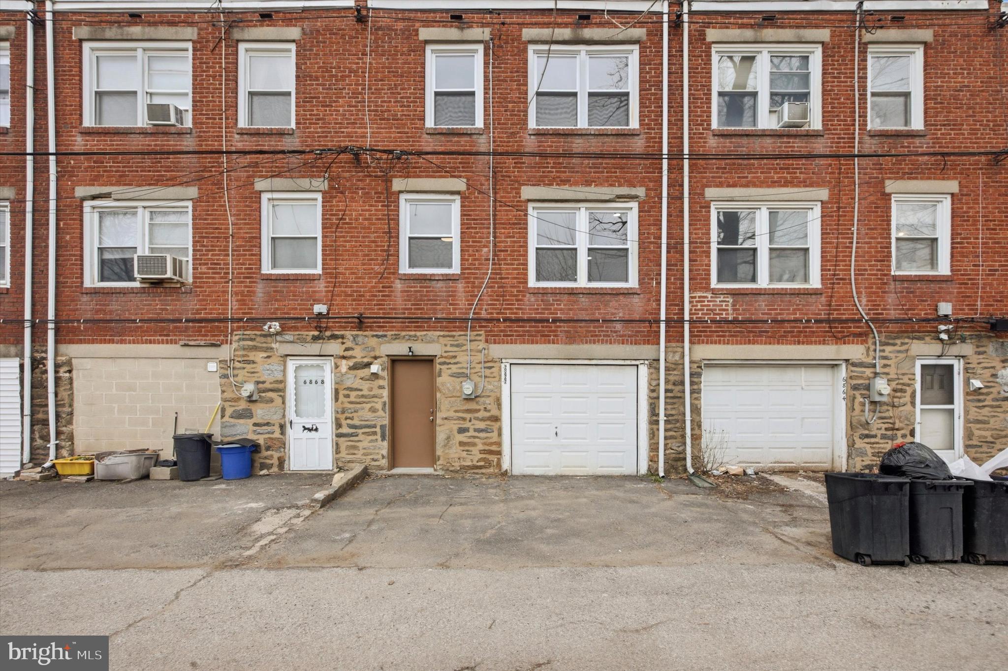 WALNUT HILL - Residential