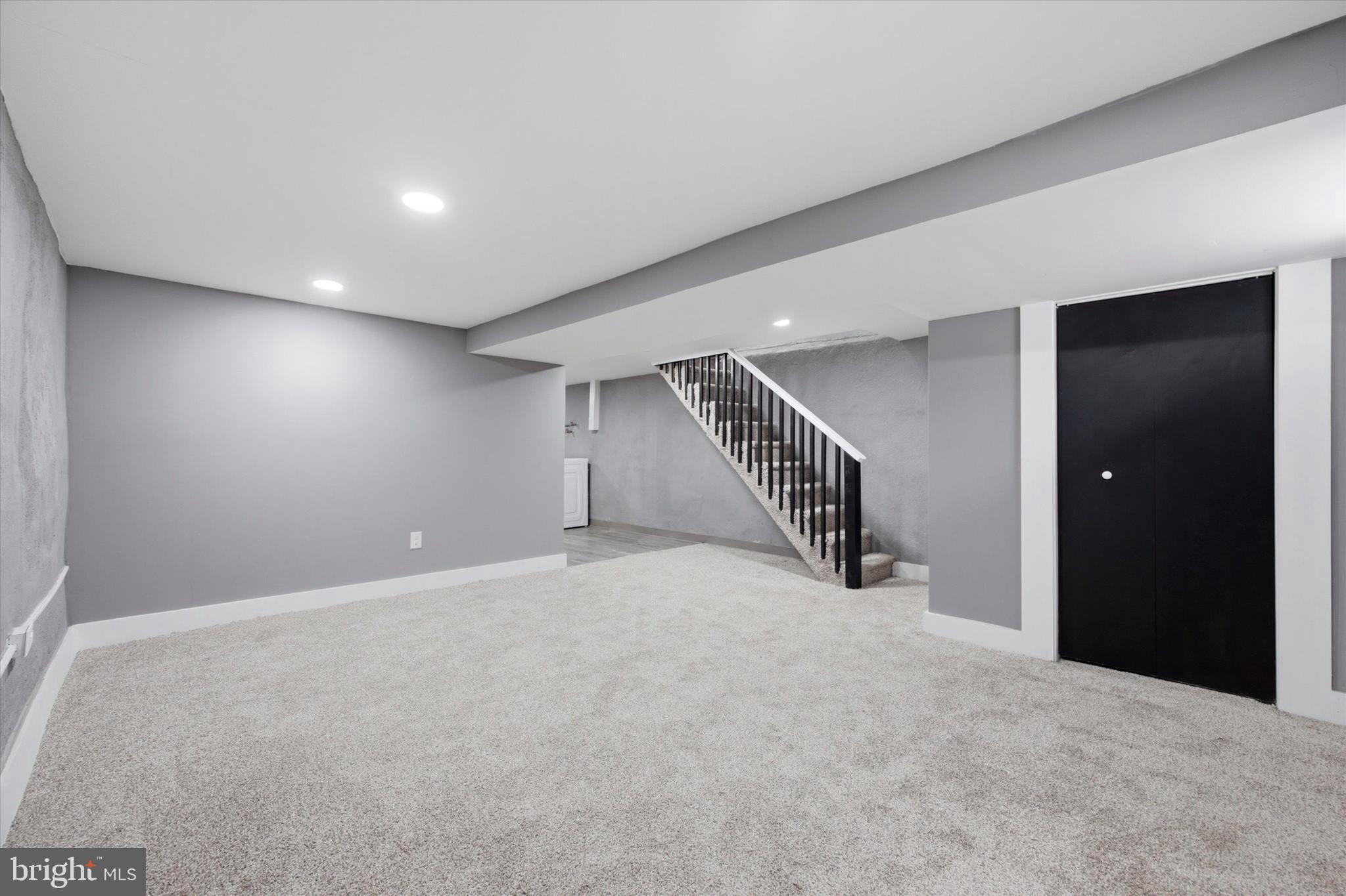 WALNUT HILL - Residential