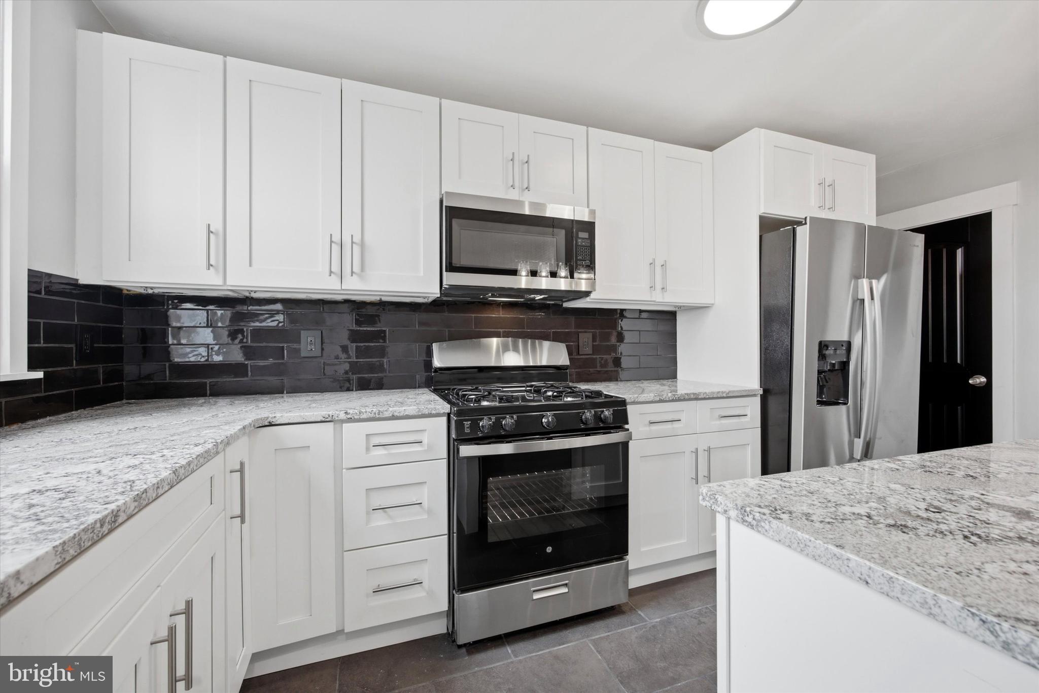 WALNUT HILL - Residential