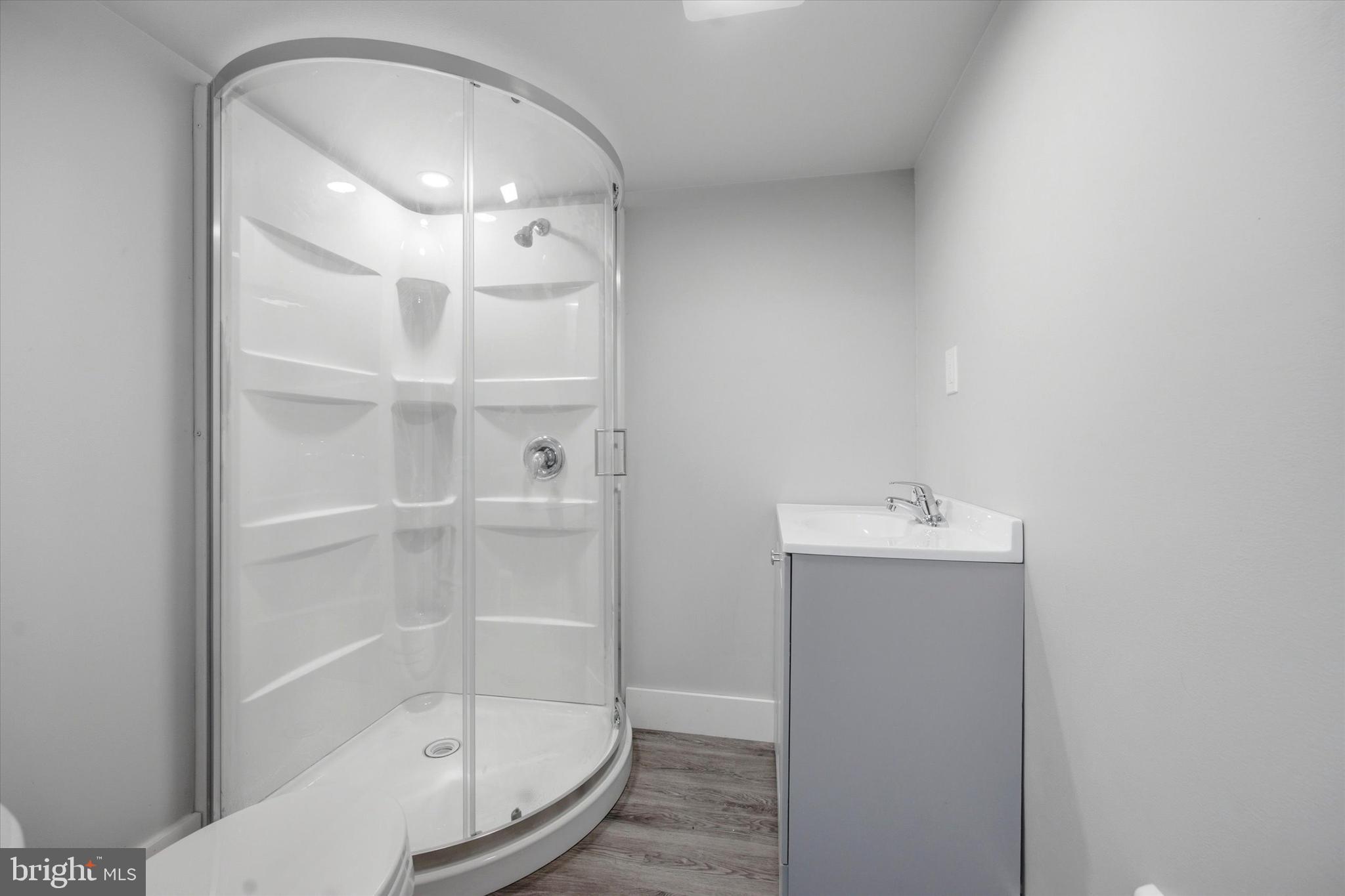 WALNUT HILL - Residential