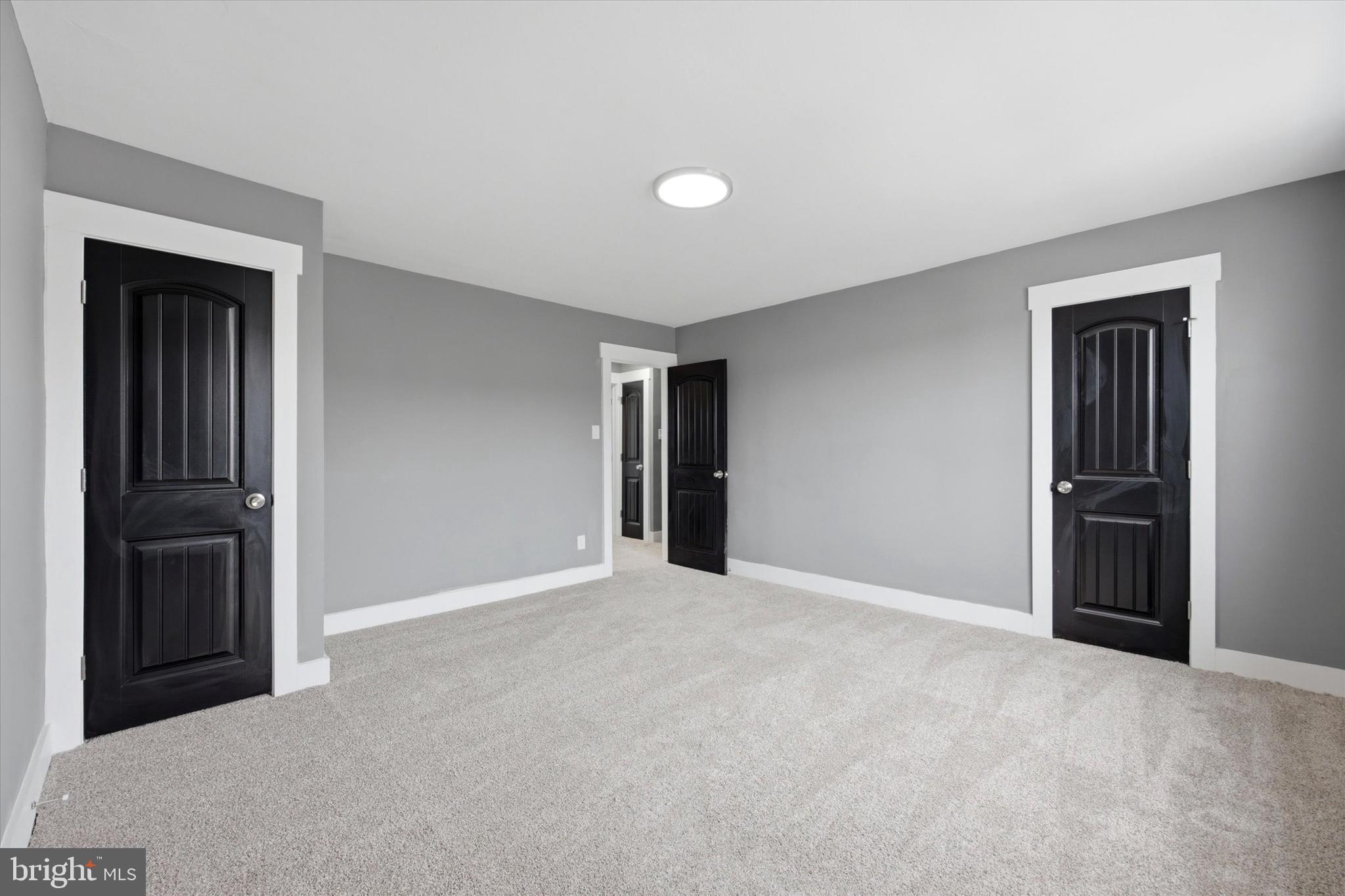 WALNUT HILL - Residential