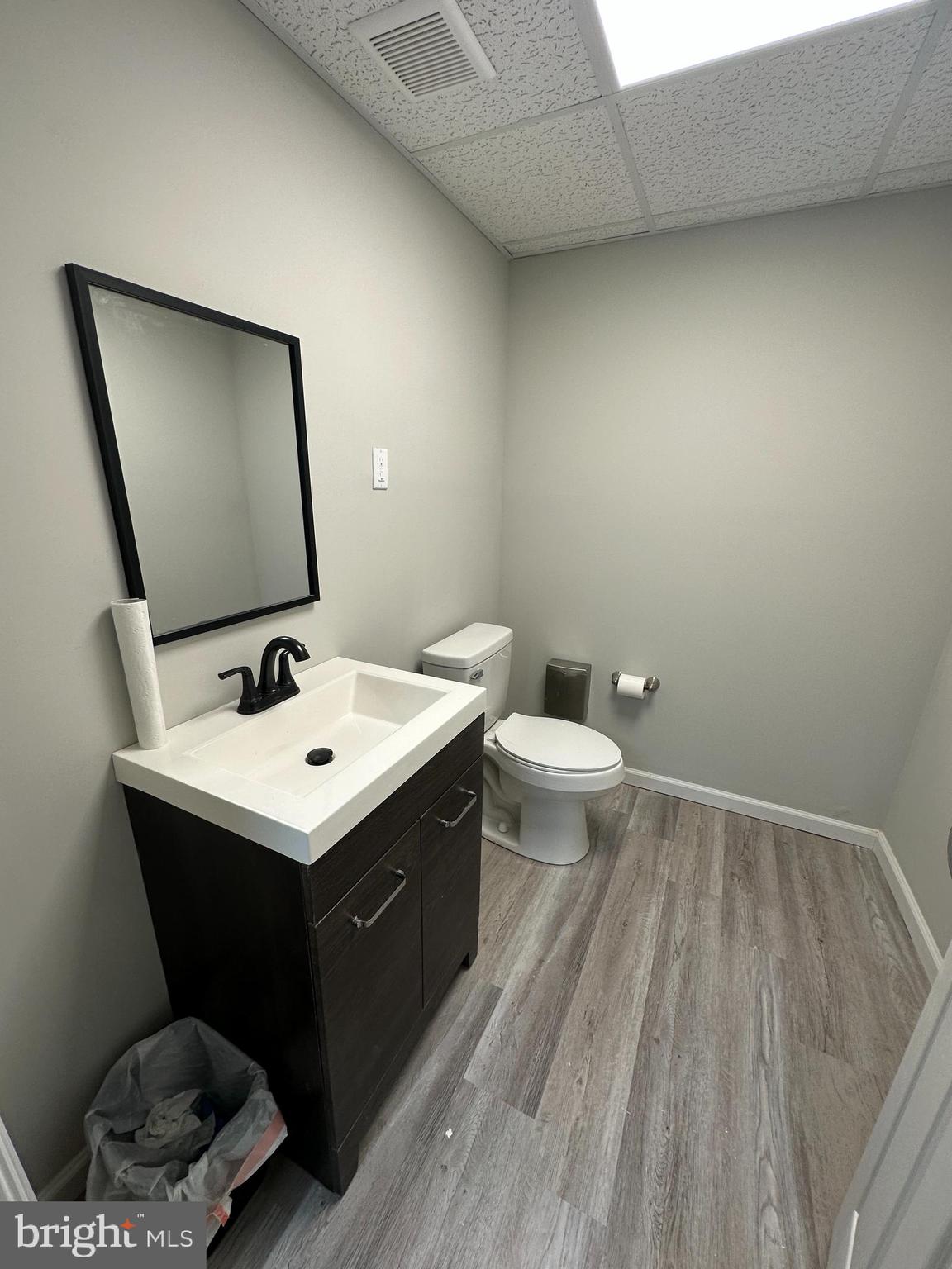 OVERBROOK - Commercial Lease