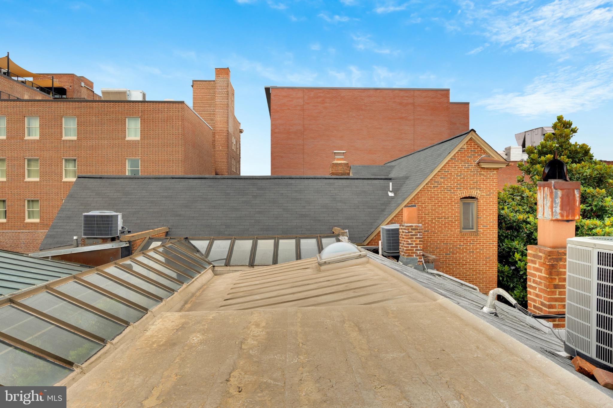 OLD TOWN ALEXANDRIA - Commercial Sale