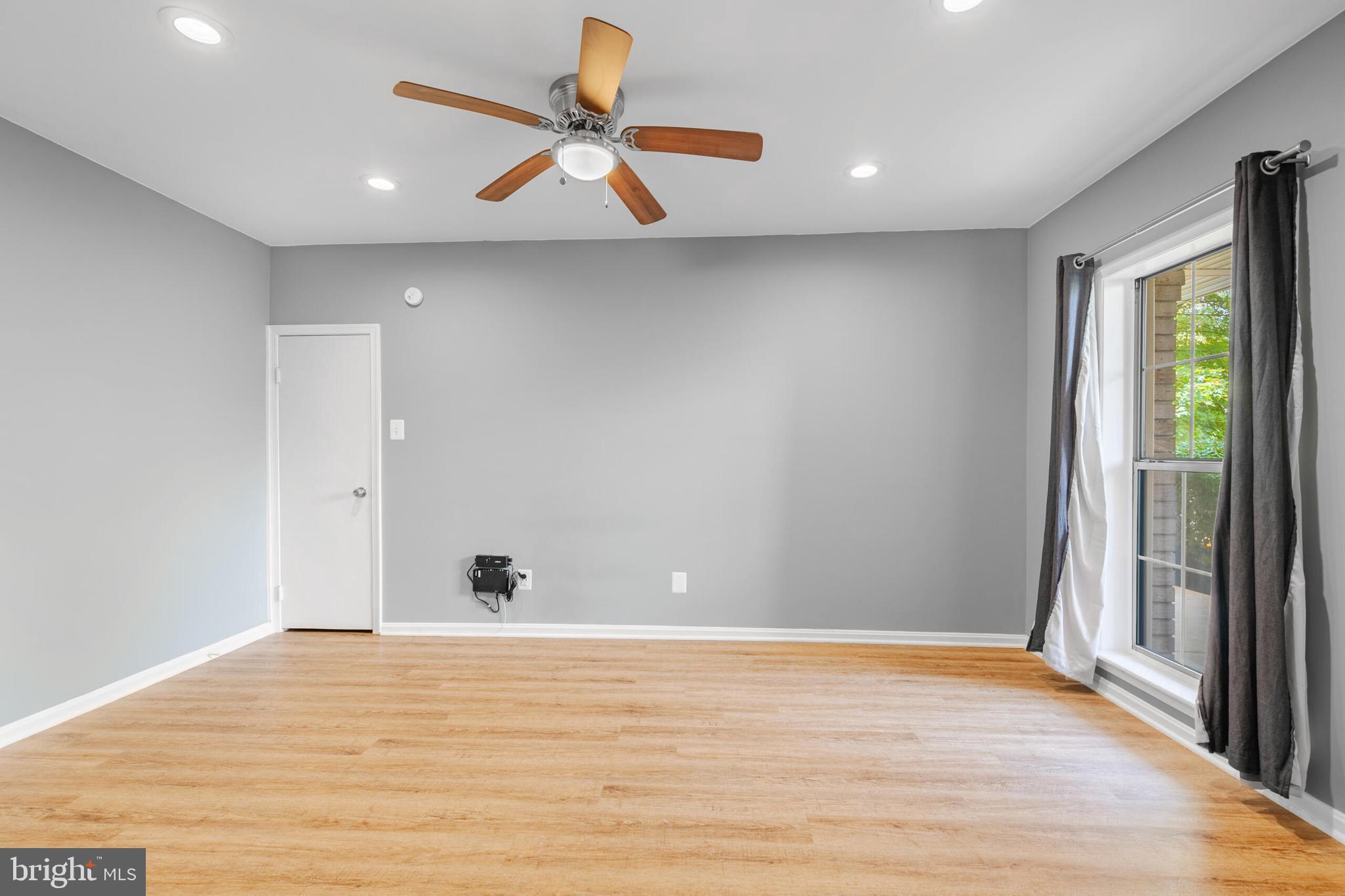 CHATEAUX CONDO - Residential