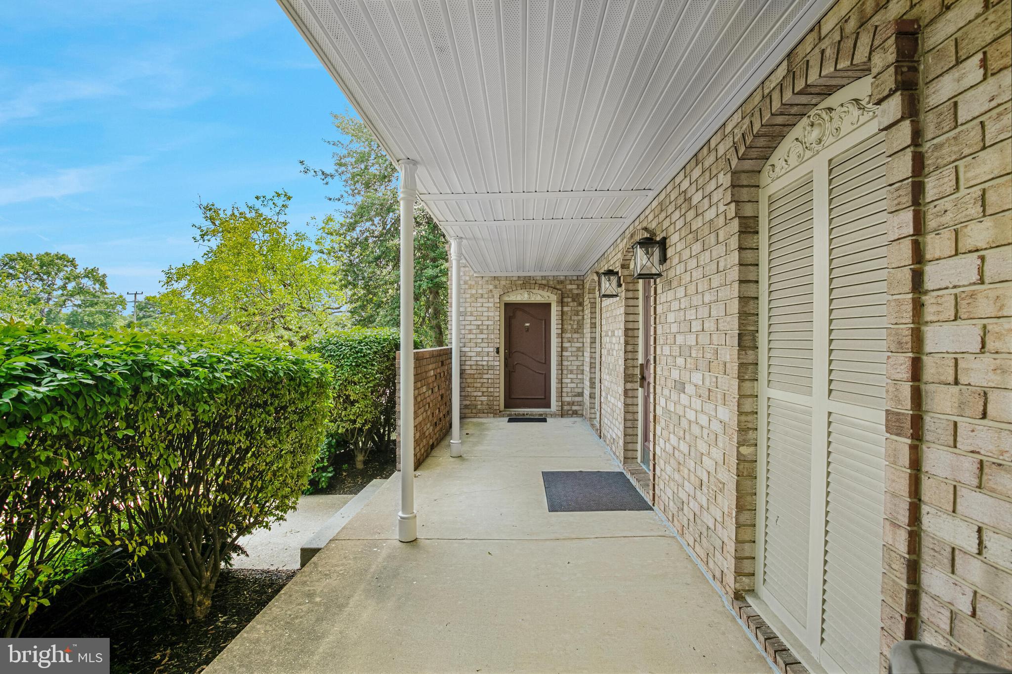 CHATEAUX CONDO - Residential