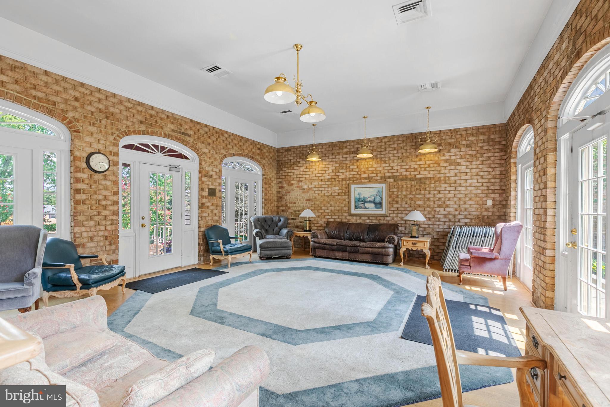 CHATEAUX CONDO - Residential