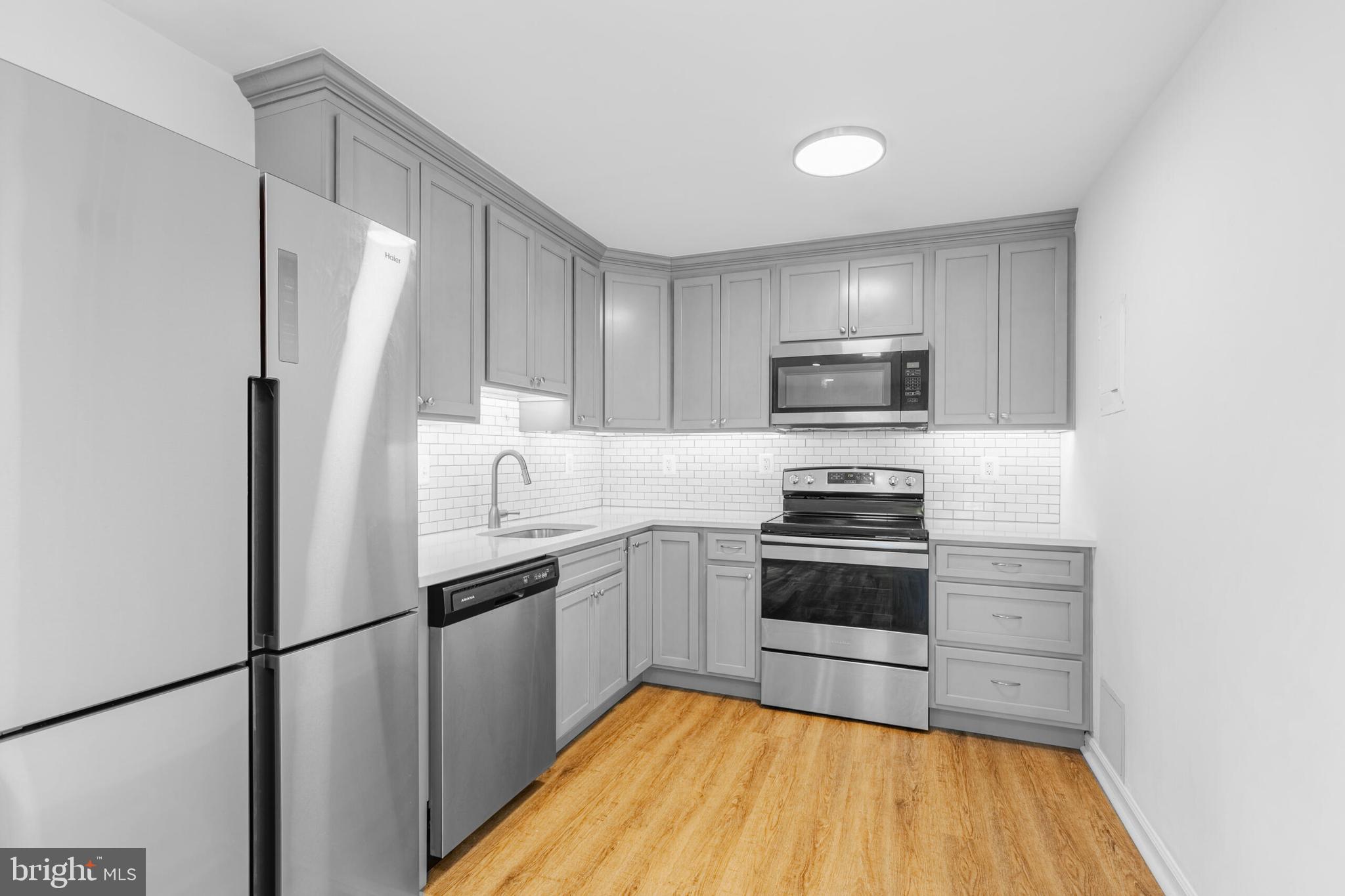 CHATEAUX CONDO - Residential