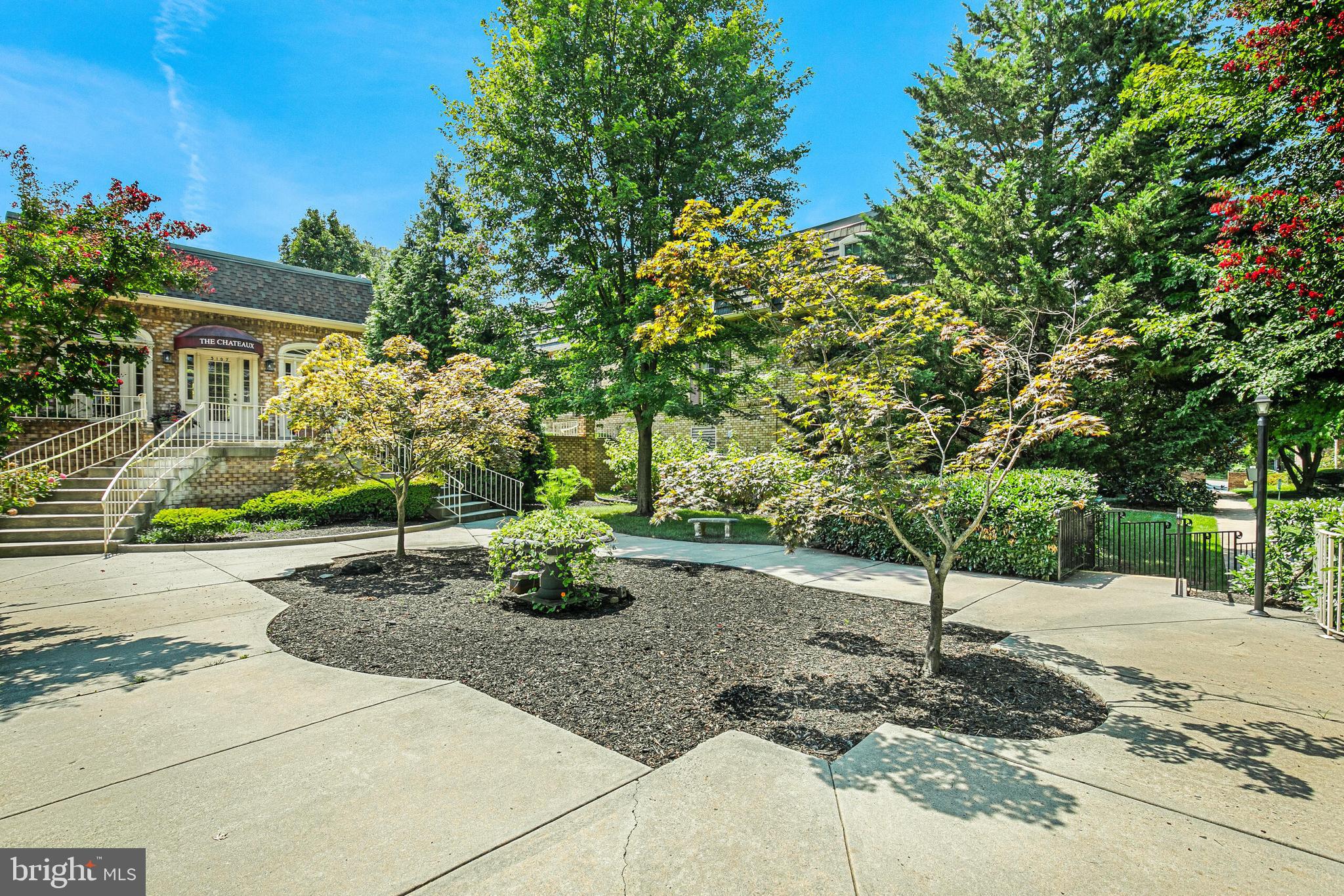 CHATEAUX CONDO - Residential