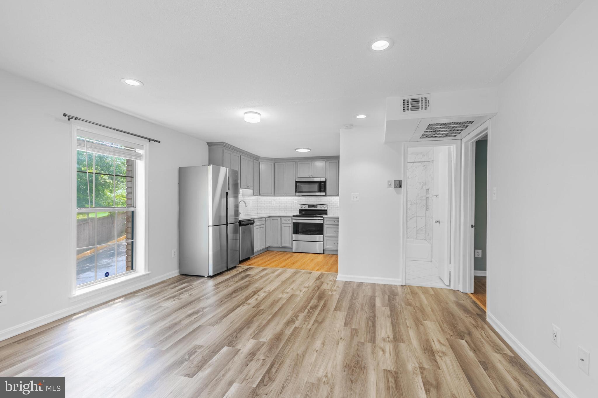 CHATEAUX CONDO - Residential