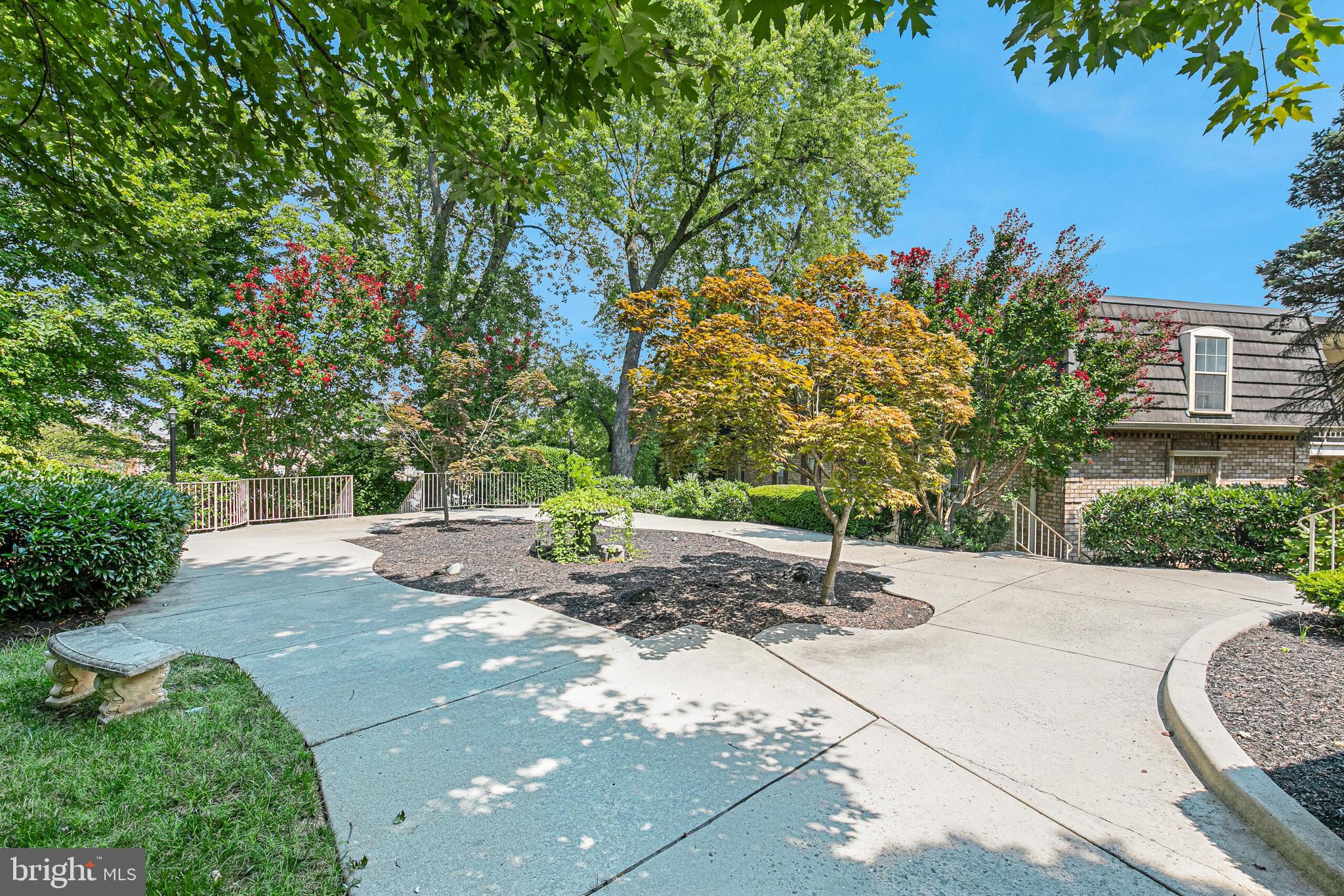 CHATEAUX CONDO - Residential