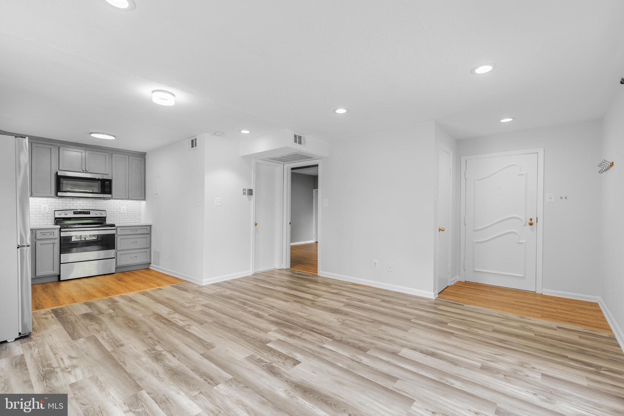 CHATEAUX CONDO - Residential