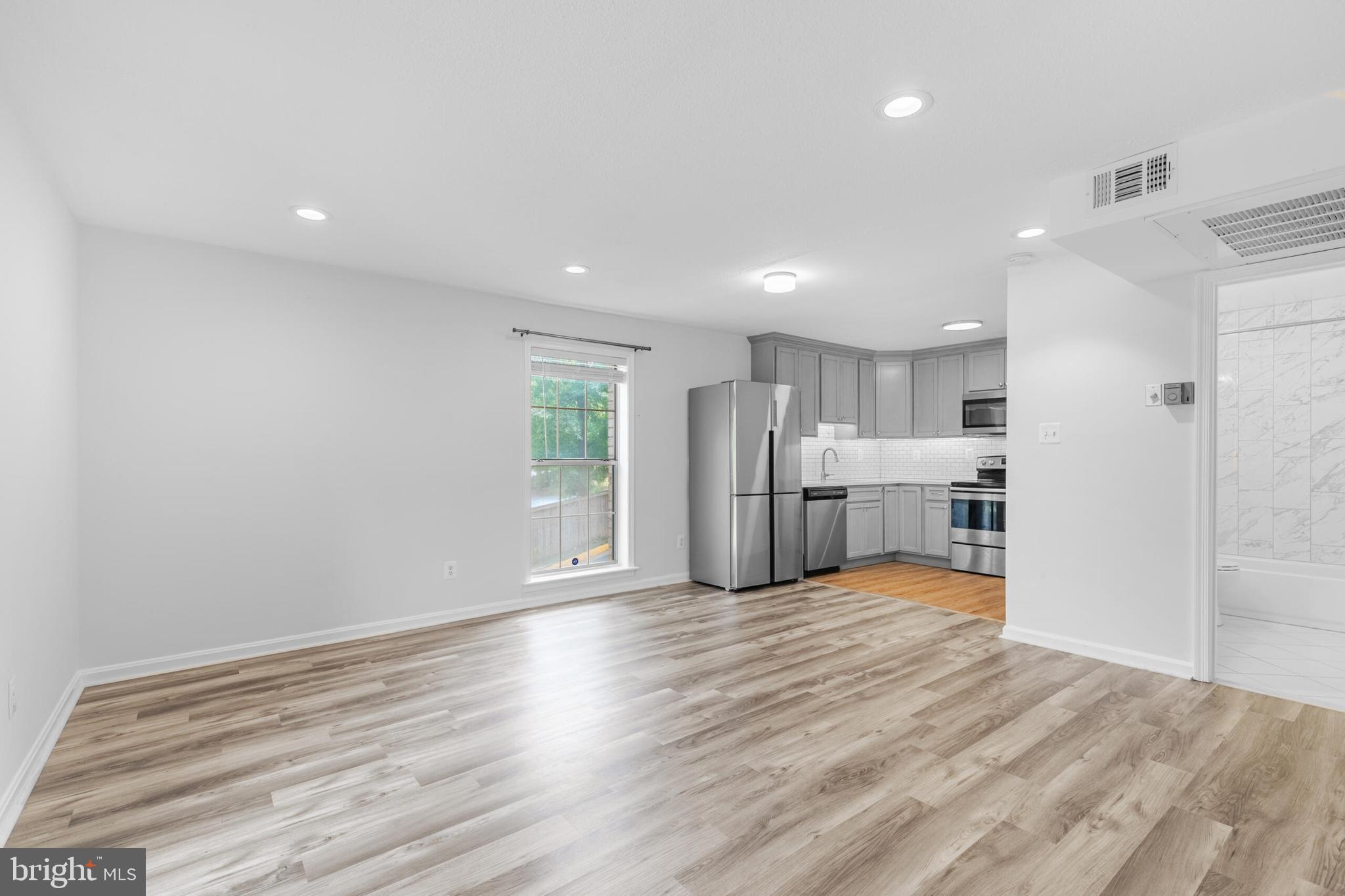 CHATEAUX CONDO - Residential