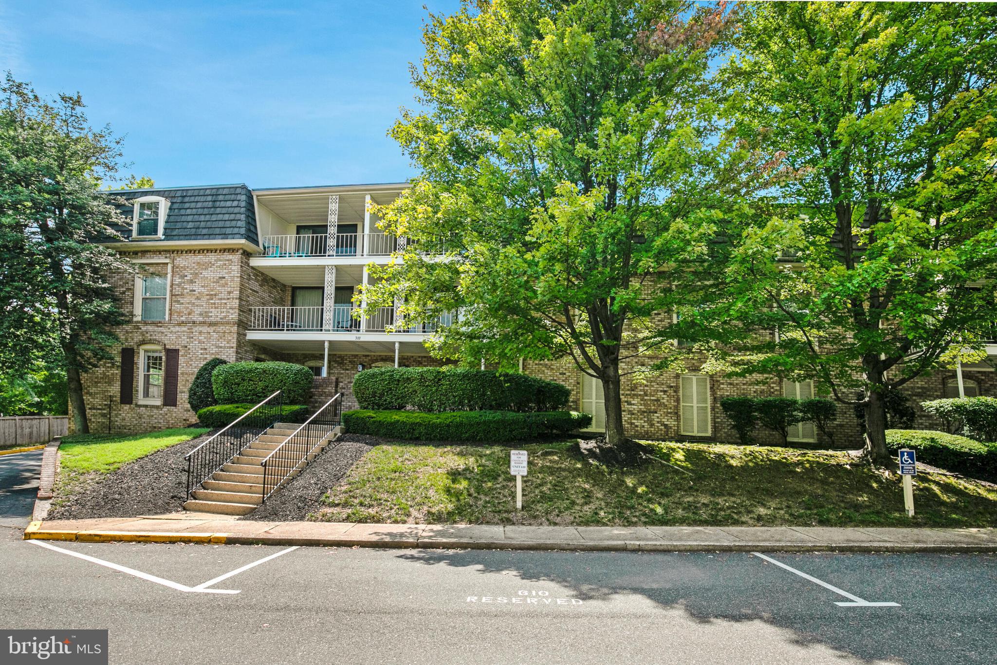 CHATEAUX CONDO - Residential