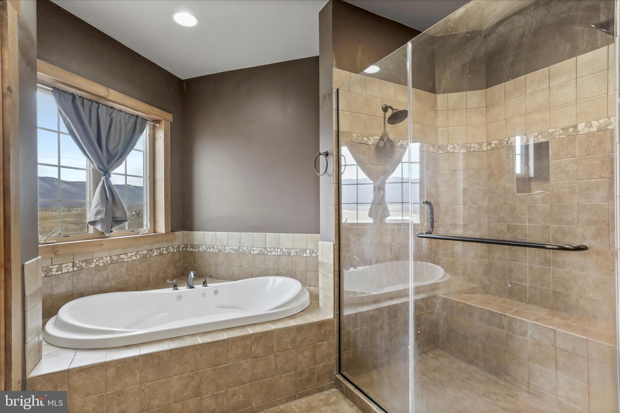 DONAHOE - Residential