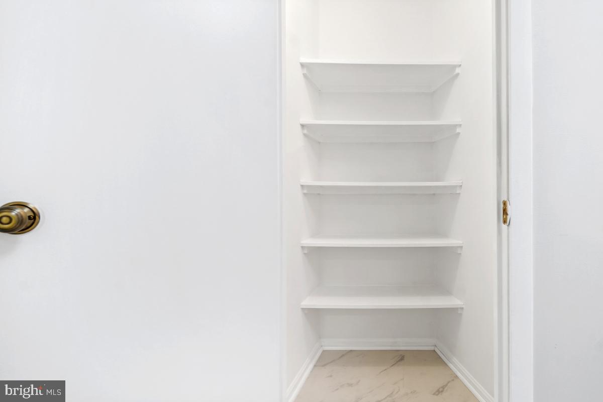 MONTEBELLO - Residential