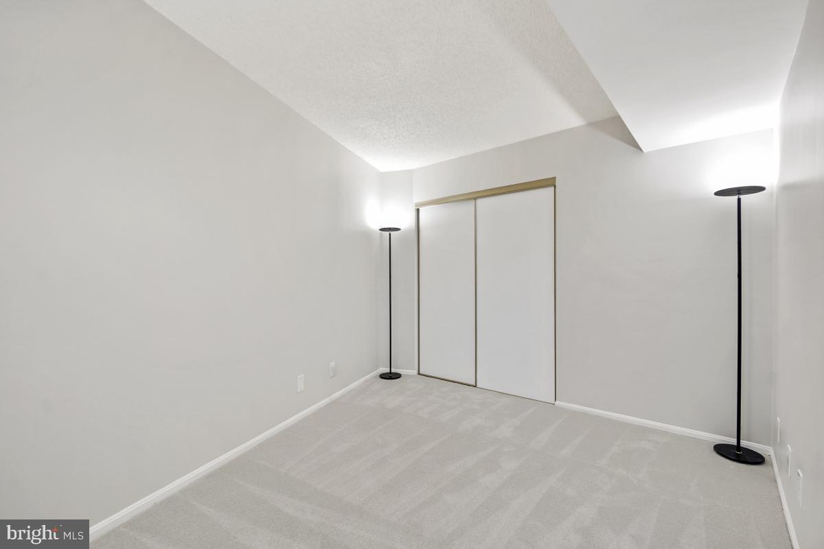 MONTEBELLO - Residential