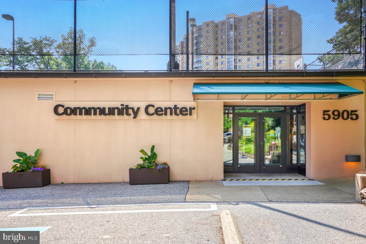 MONTEBELLO - Residential