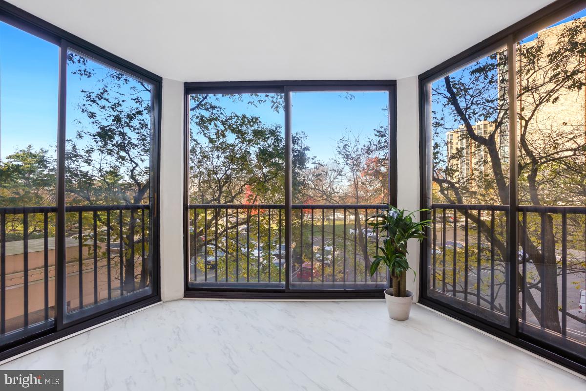 MONTEBELLO - Residential