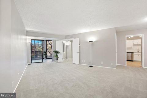 5902 MOUNT EAGLE DRIVE 303 ALEXANDRIA VA 22303