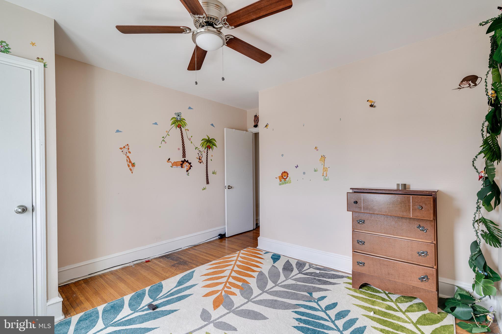 CRESCENTVILLE - Residential