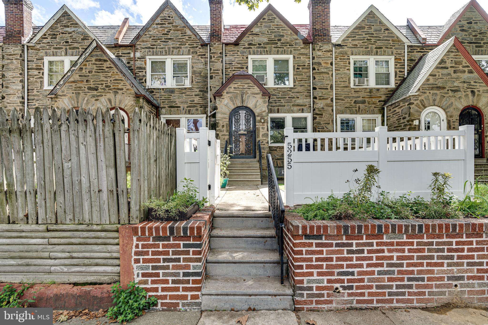 CRESCENTVILLE - Residential