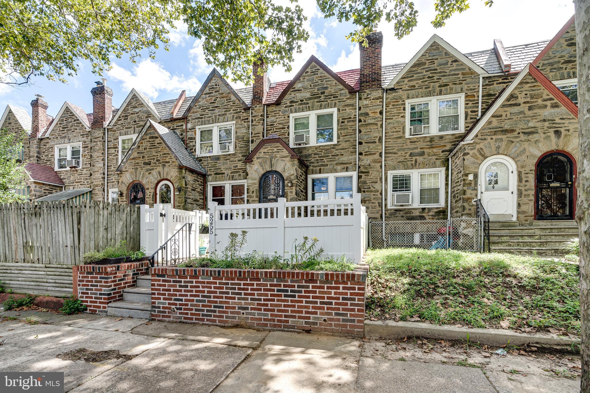 CRESCENTVILLE - Residential