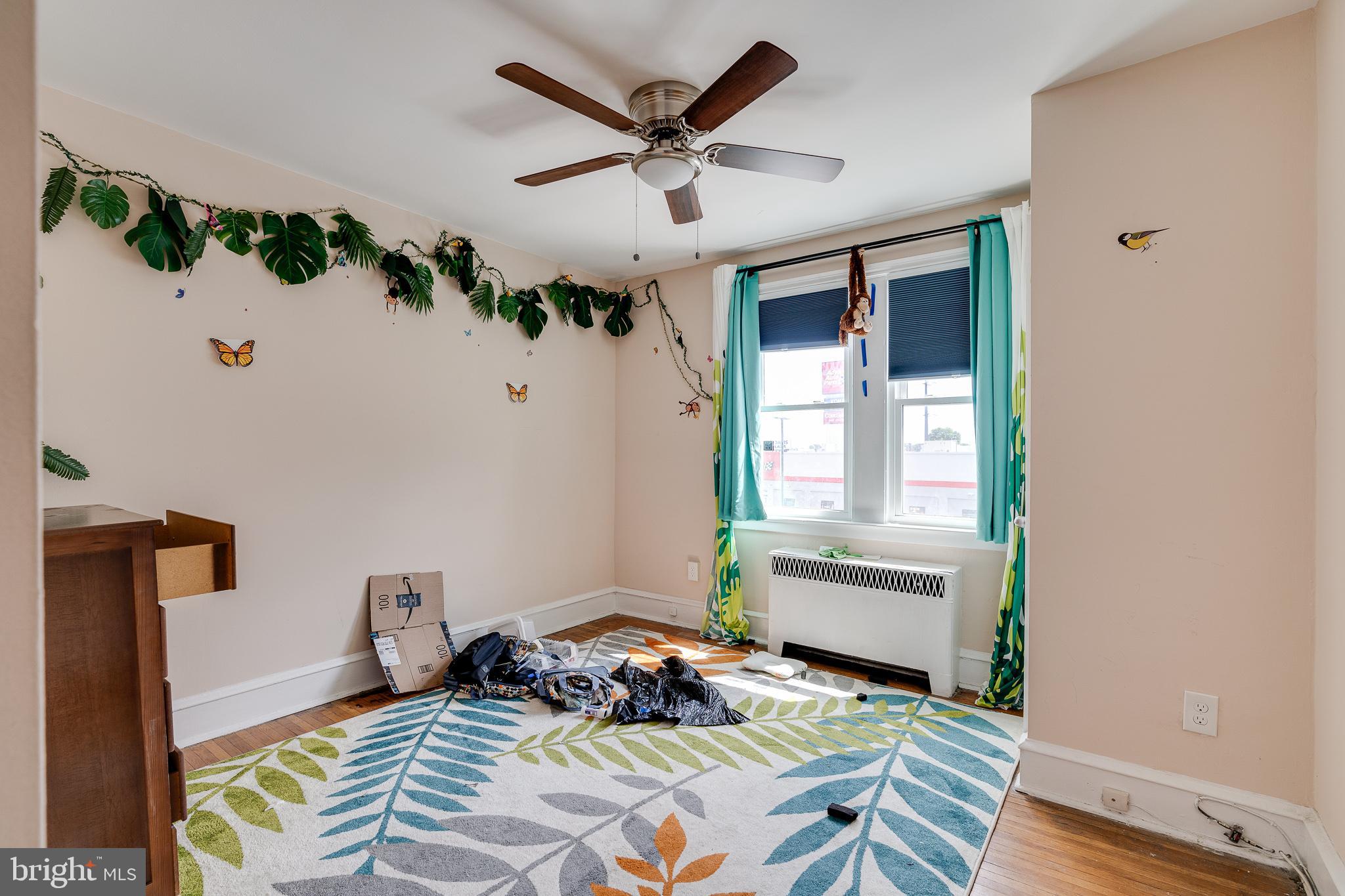 CRESCENTVILLE - Residential