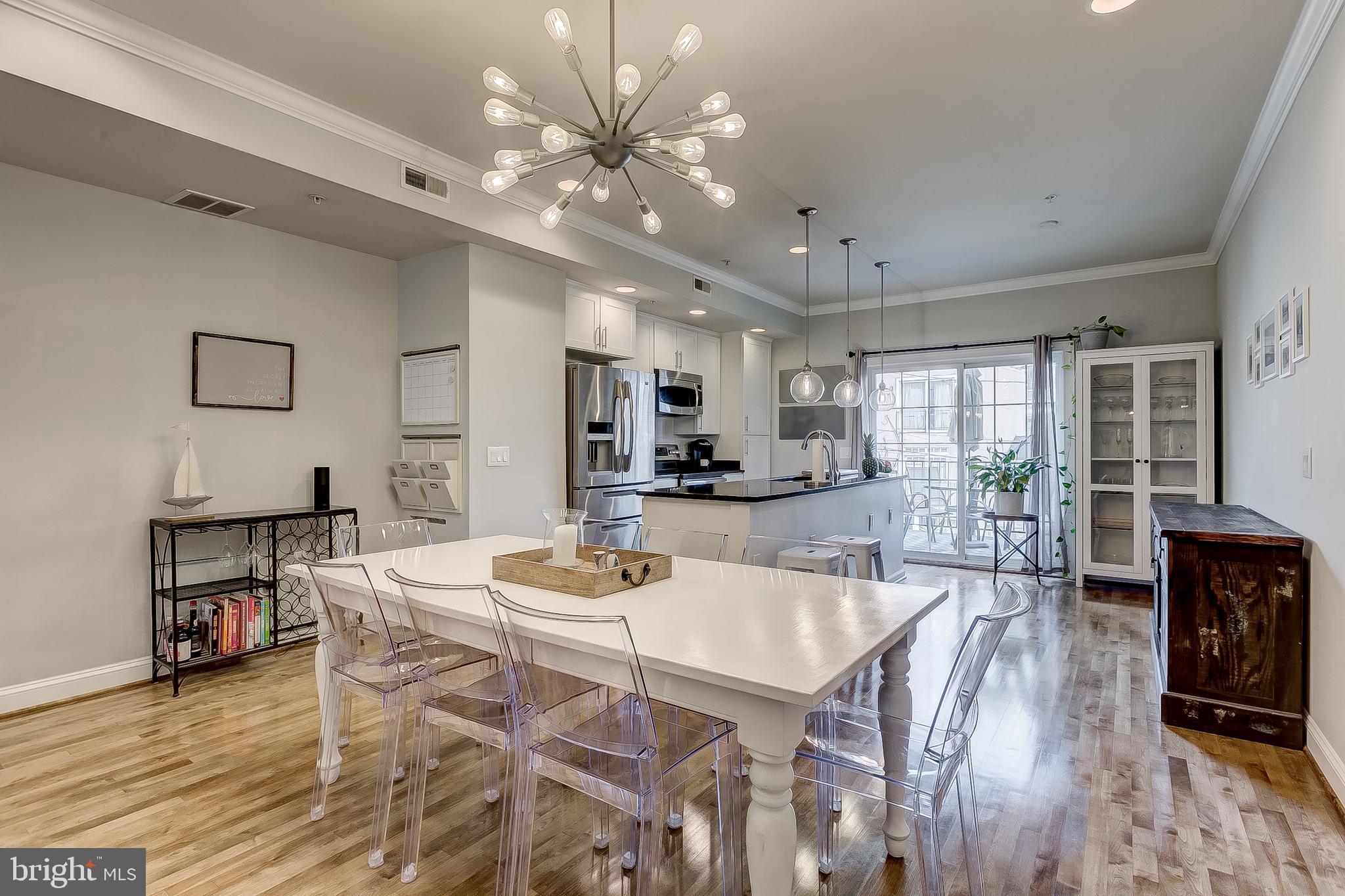 LOCUST POINT - Residential