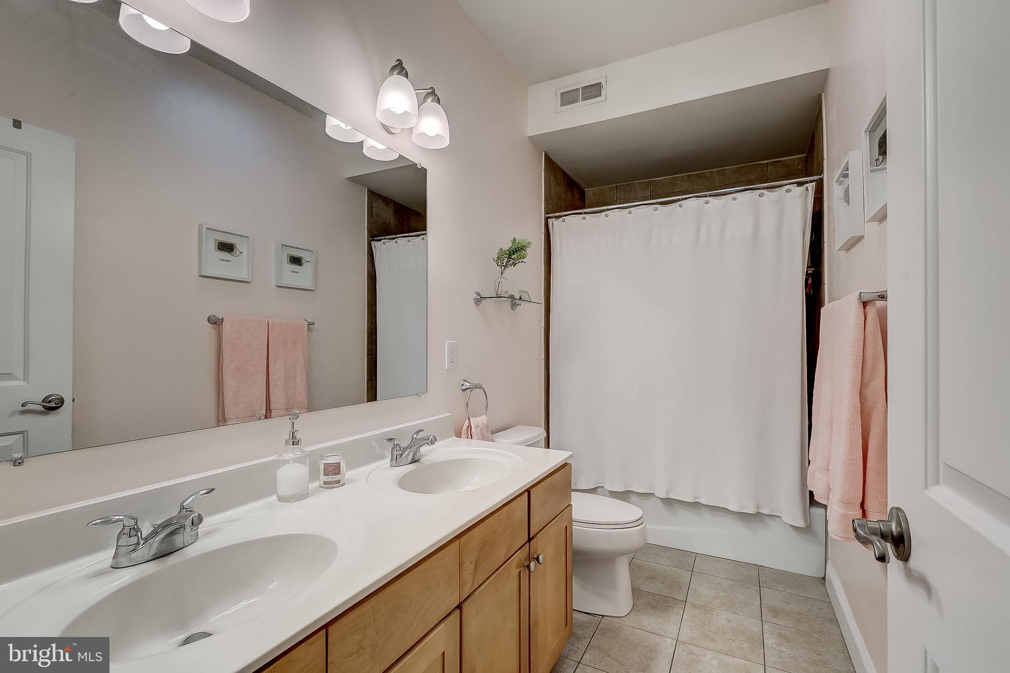 LOCUST POINT - Residential