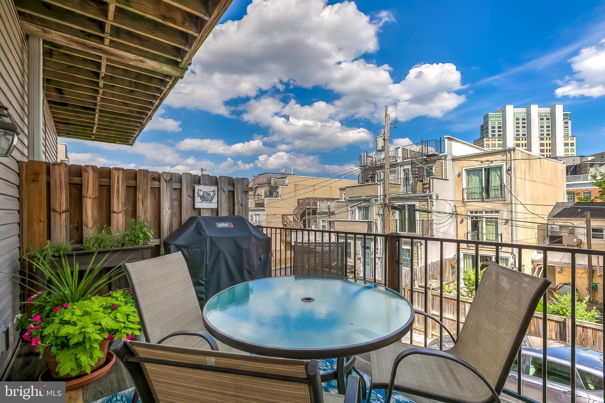 LOCUST POINT - Residential