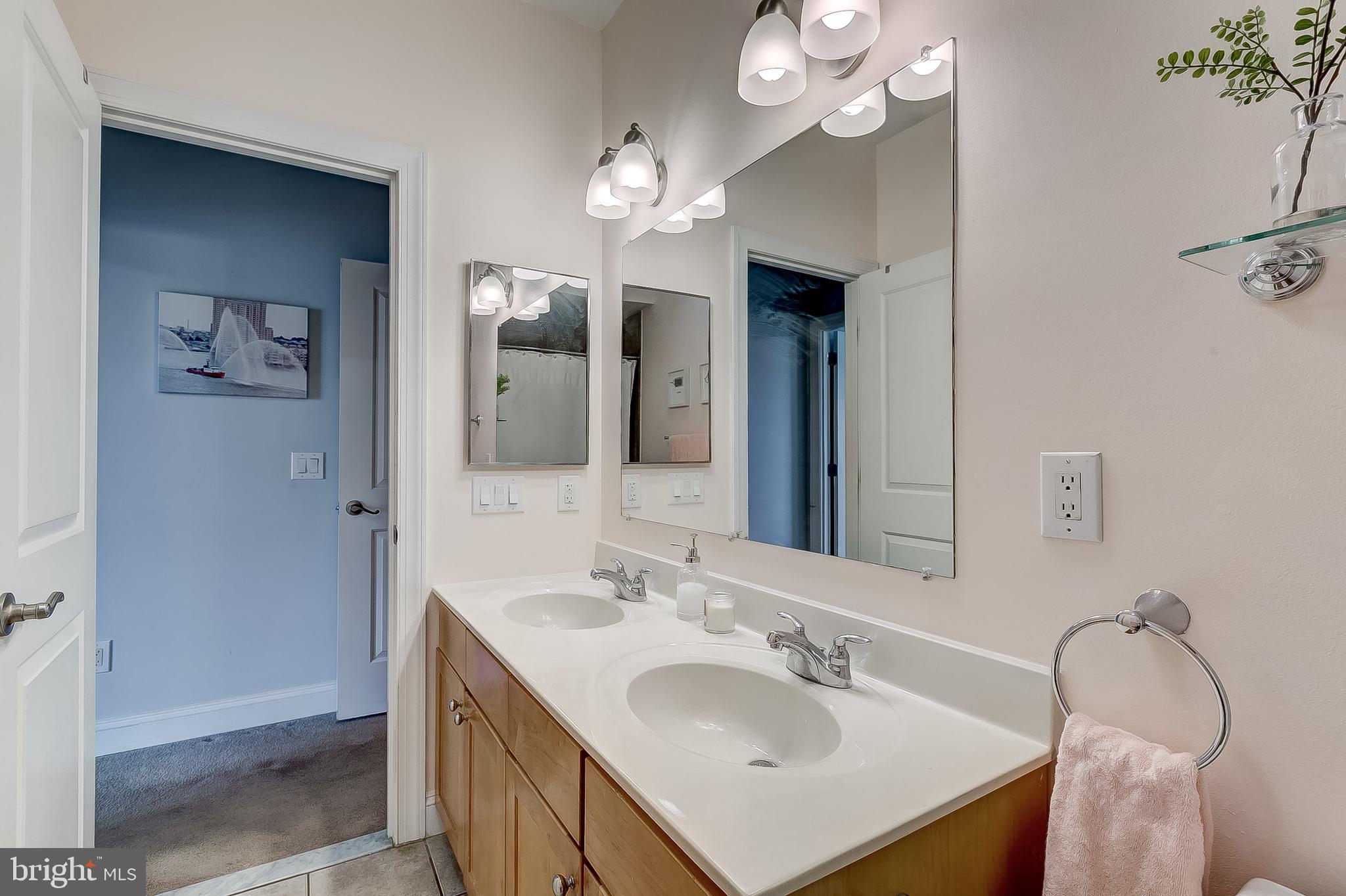 LOCUST POINT - Residential