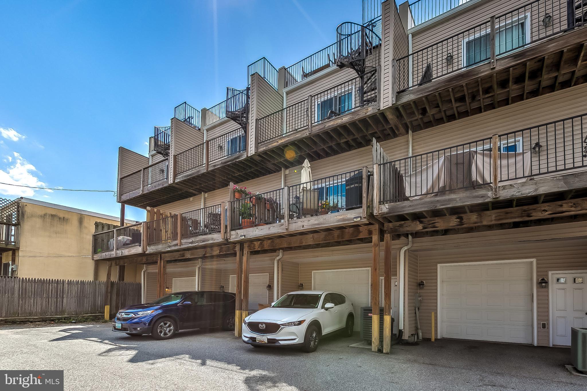 LOCUST POINT - Residential