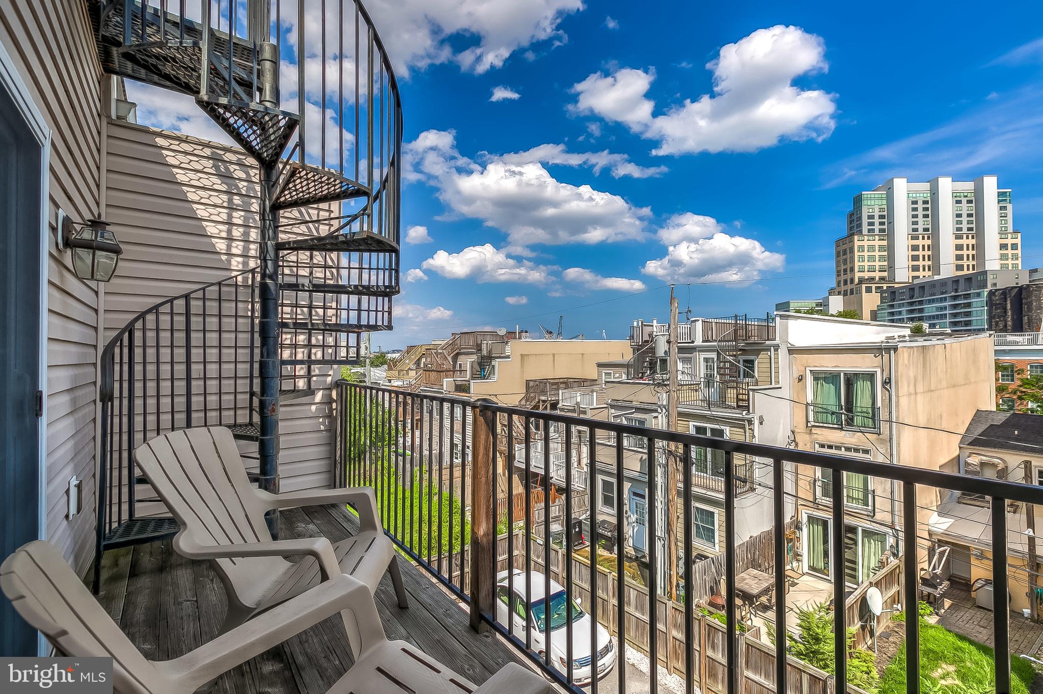 LOCUST POINT - Residential