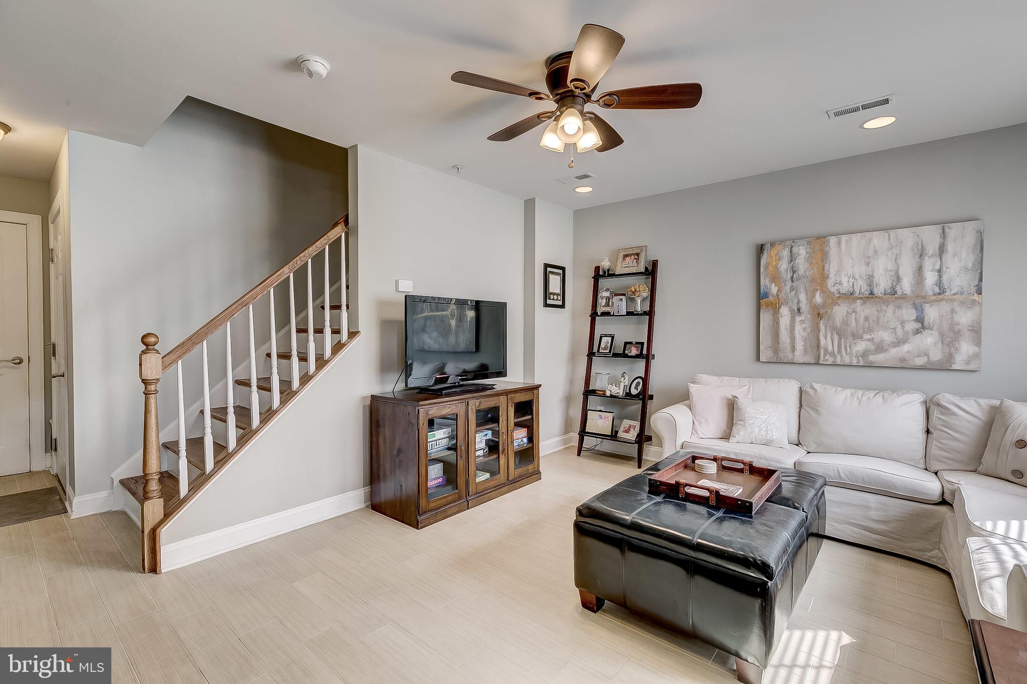 LOCUST POINT - Residential