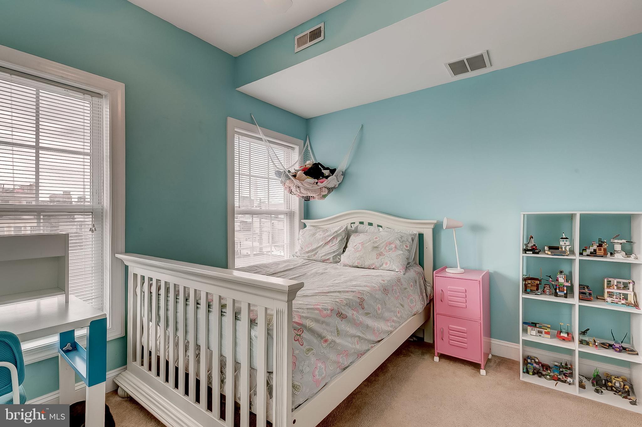 LOCUST POINT - Residential