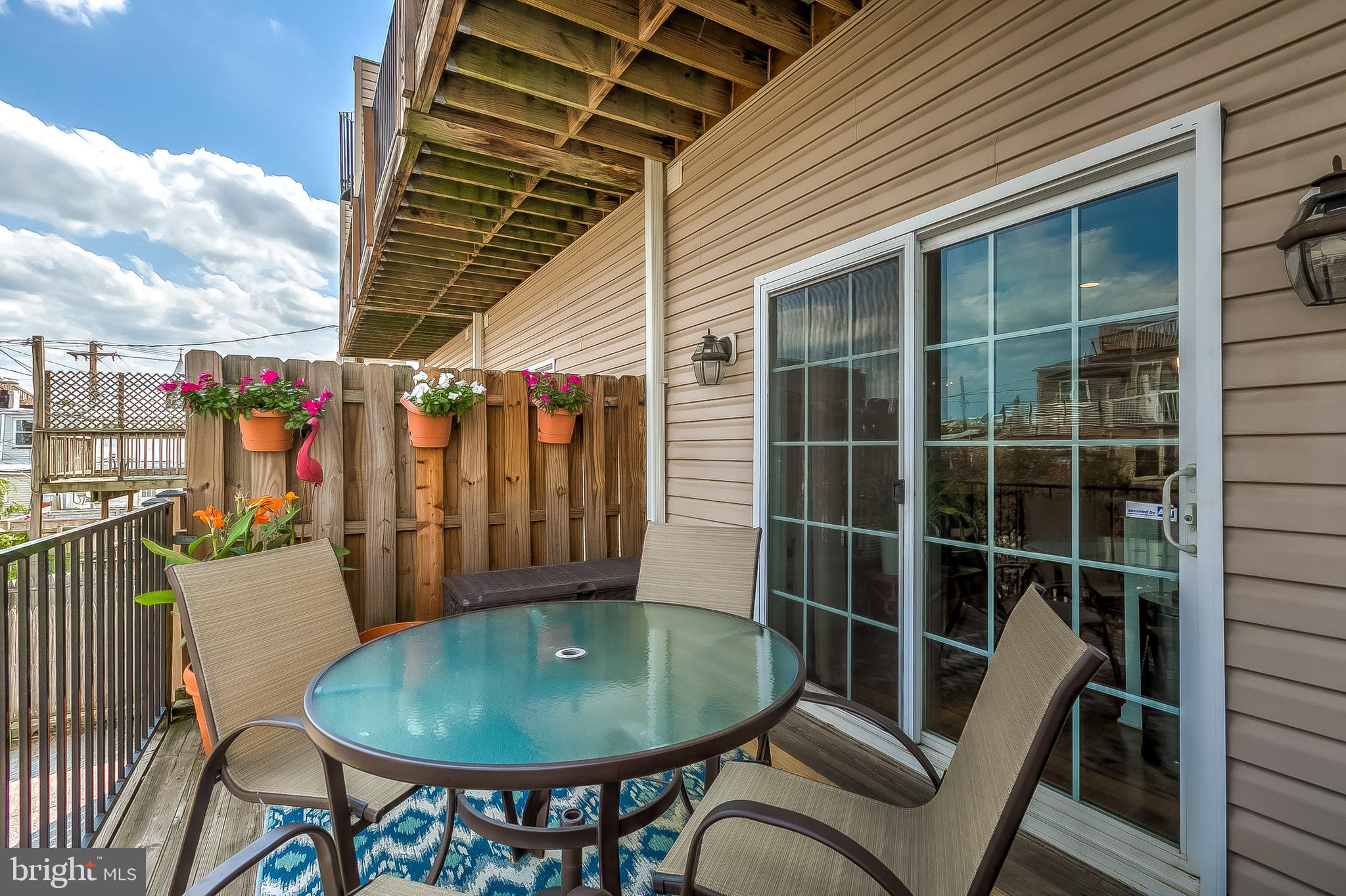 LOCUST POINT - Residential