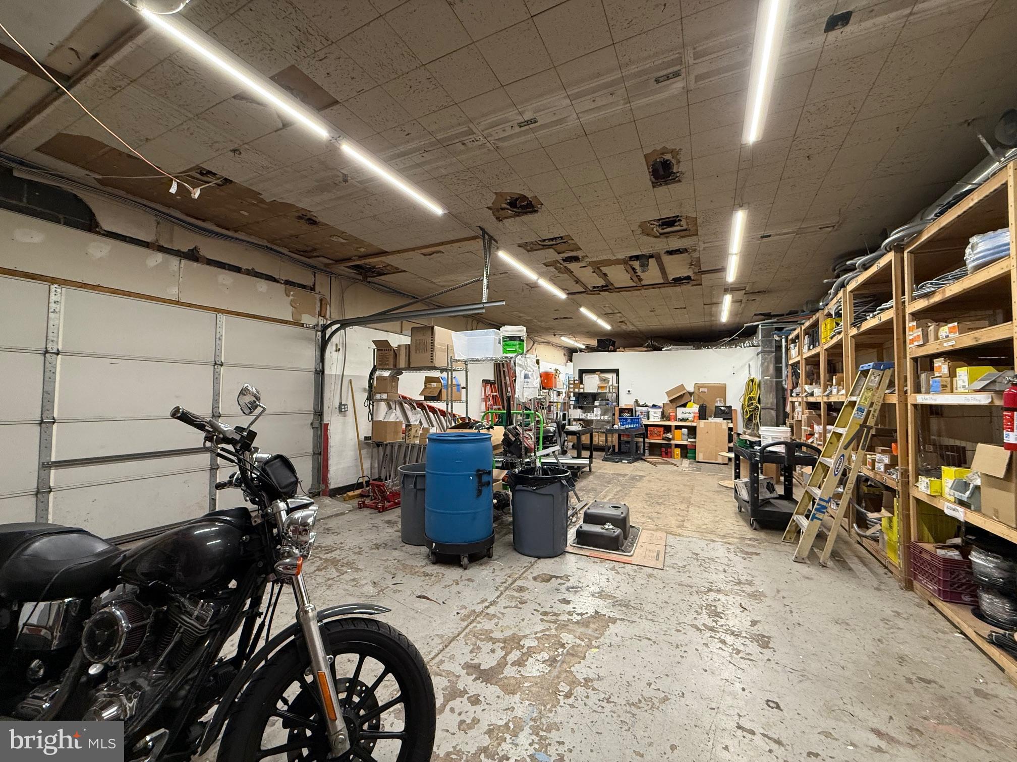 27 W LINCOLN HIGHWAY